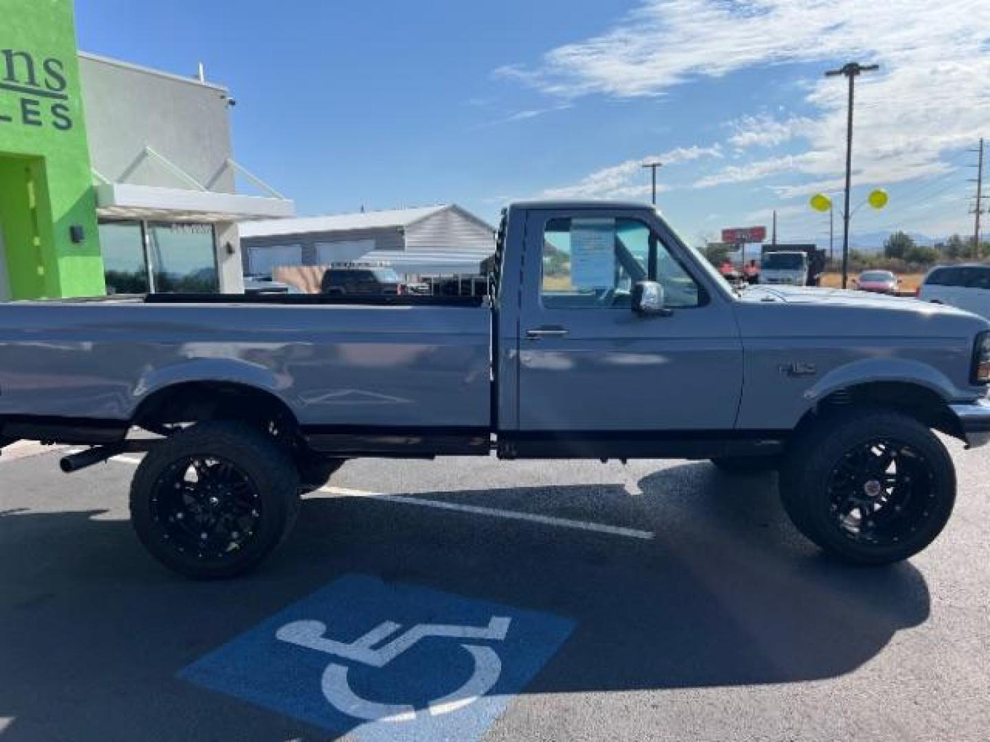 1993 Gray /Tan Cloth Interior Ford F-150 S Reg. Cab Long Bed 4WD (1FTEF14N2PL) with an 5.0L V8 OHV 16V engine, 4-Speed Automatic transmission, located at 1865 East Red Hills Pkwy, St. George, 84770, (435) 628-0023, 37.120850, -113.543640 - We specialize in helping ALL people get the best financing available. No matter your credit score, good, bad or none we can get you an amazing rate. Had a bankruptcy, divorce, or repossessions? We give you the green light to get your credit back on the road. Low down and affordable payments that fit - Photo#7