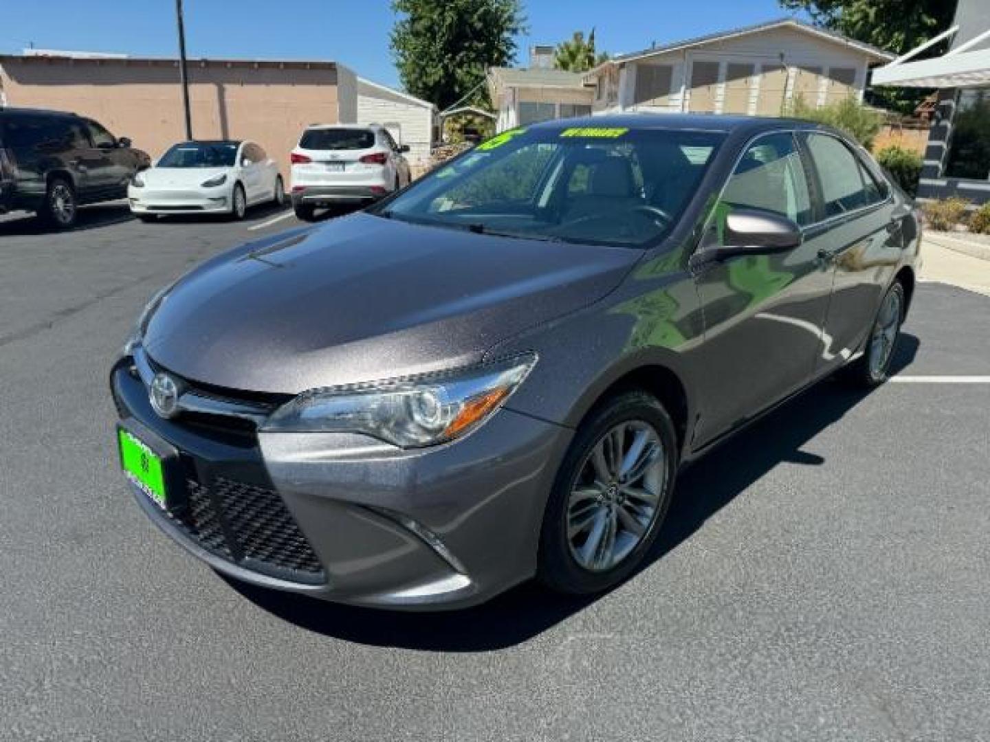 2015 Predawn Gray Mica /Black, leatherette/cloth Toyota Camry SE (4T1BF1FK3FU) with an 2.5L L4 DOHC 16V engine, 6-Speed Automatic transmission, located at 940 North Main Street, Cedar City, UT, 84720, (435) 628-0023, 37.692936, -113.061897 - We specialize in helping ALL people get the best financing available. No matter your credit score, good, bad or none we can get you an amazing rate. Had a bankruptcy, divorce, or repossessions? We give you the green light to get your credit back on the road. Low down and affordable payments that fit - Photo#2