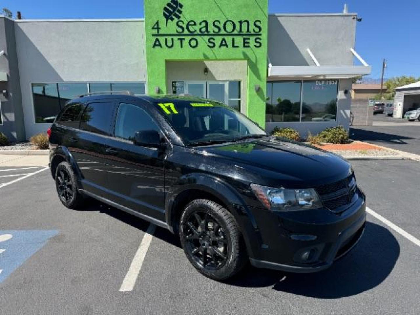 2017 Black /Black/Light Frost Beige, premium cloth Dodge Journey SXT (3C4PDCBB9HT) with an 2.4L L6 DOHC 16V engine, 4-Speed Automatic transmission, located at 1865 East Red Hills Pkwy, St. George, 84770, (435) 628-0023, 37.120850, -113.543640 - Photo#0