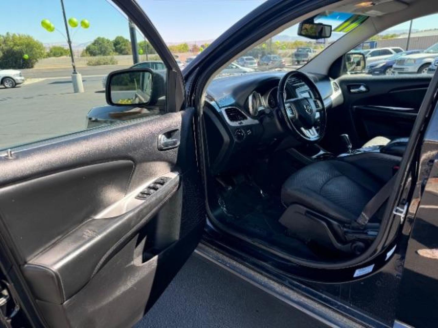 2017 Black /Black/Light Frost Beige, premium cloth Dodge Journey SXT (3C4PDCBB9HT) with an 2.4L L6 DOHC 16V engine, 4-Speed Automatic transmission, located at 1865 East Red Hills Pkwy, St. George, 84770, (435) 628-0023, 37.120850, -113.543640 - Photo#12