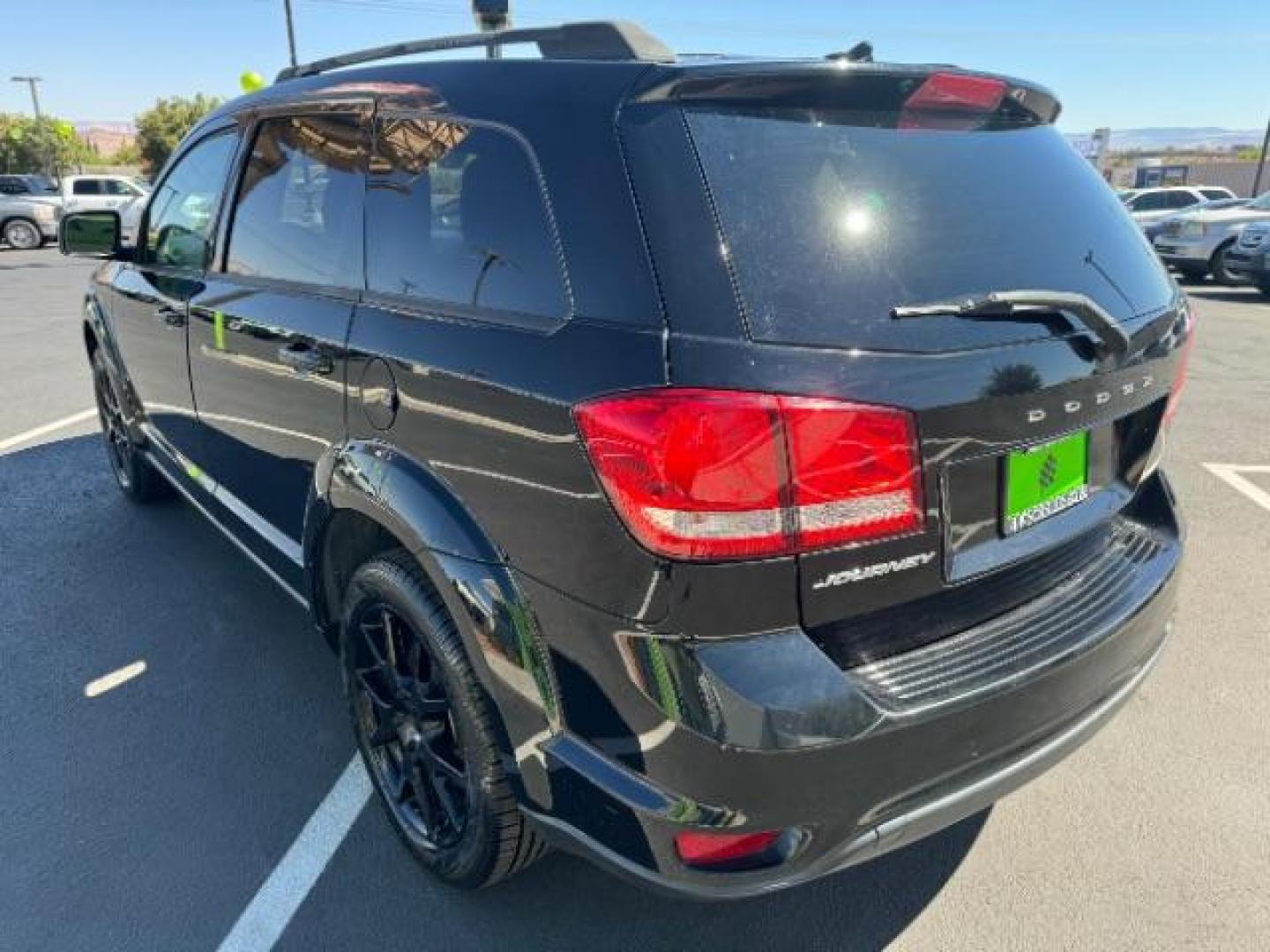 2017 Black /Black/Light Frost Beige, premium cloth Dodge Journey SXT (3C4PDCBB9HT) with an 2.4L L6 DOHC 16V engine, 4-Speed Automatic transmission, located at 1865 East Red Hills Pkwy, St. George, 84770, (435) 628-0023, 37.120850, -113.543640 - Photo#4