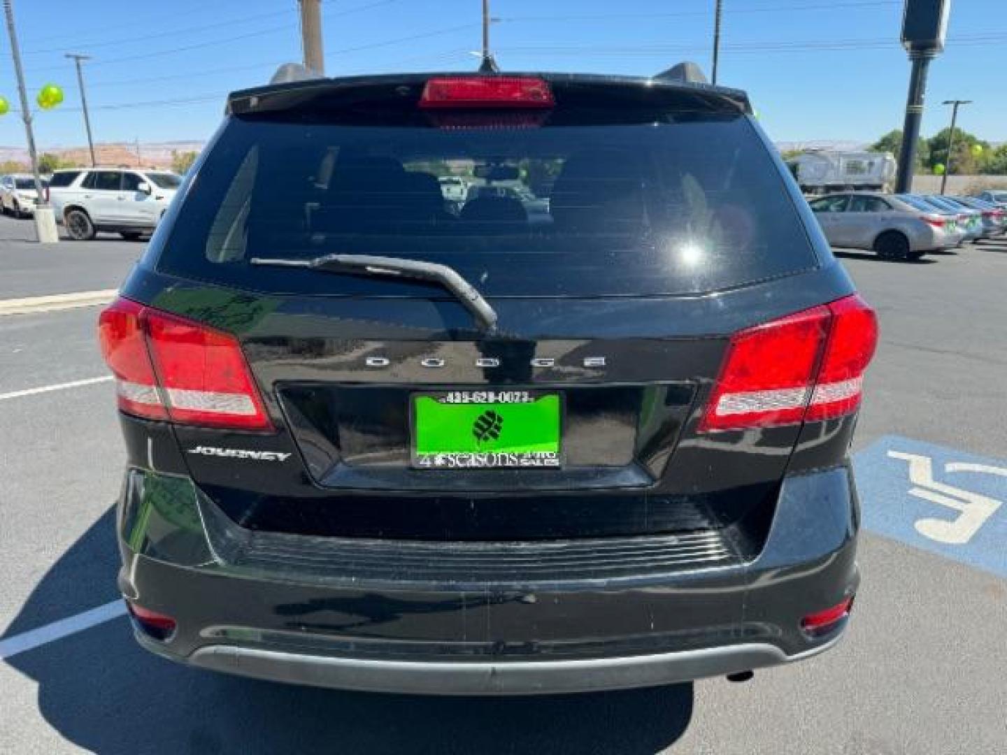 2017 Black /Black/Light Frost Beige, premium cloth Dodge Journey SXT (3C4PDCBB9HT) with an 2.4L L6 DOHC 16V engine, 4-Speed Automatic transmission, located at 1865 East Red Hills Pkwy, St. George, 84770, (435) 628-0023, 37.120850, -113.543640 - Photo#5