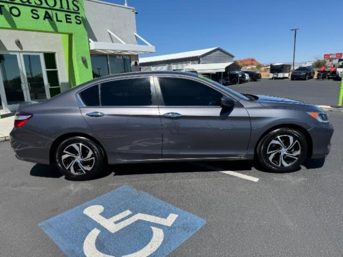 2017 Gray /Black, cloth Honda Accord LX Sedan CVT (1HGCR2F33HA) with an 2.4L L4 DOHC 16V engine, Continuously Variable Transmission transmission, located at 1865 East Red Hills Pkwy, St. George, 84770, (435) 628-0023, 37.120850, -113.543640 - Photo#7