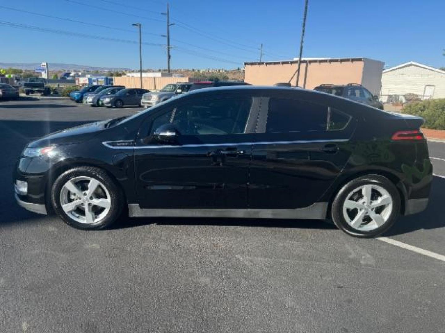 2015 Black /Jet Black/Dark Accents Chevrolet Volt Premium w/ Navigation (1G1RD6E48FU) with an 1.4L L4 DOHC 16V PLUG-IN HYBRID engine, Continuously Variable Transmission transmission, located at 940 North Main Street, Cedar City, UT, 84720, (435) 628-0023, 37.692936, -113.061897 - Photo#3