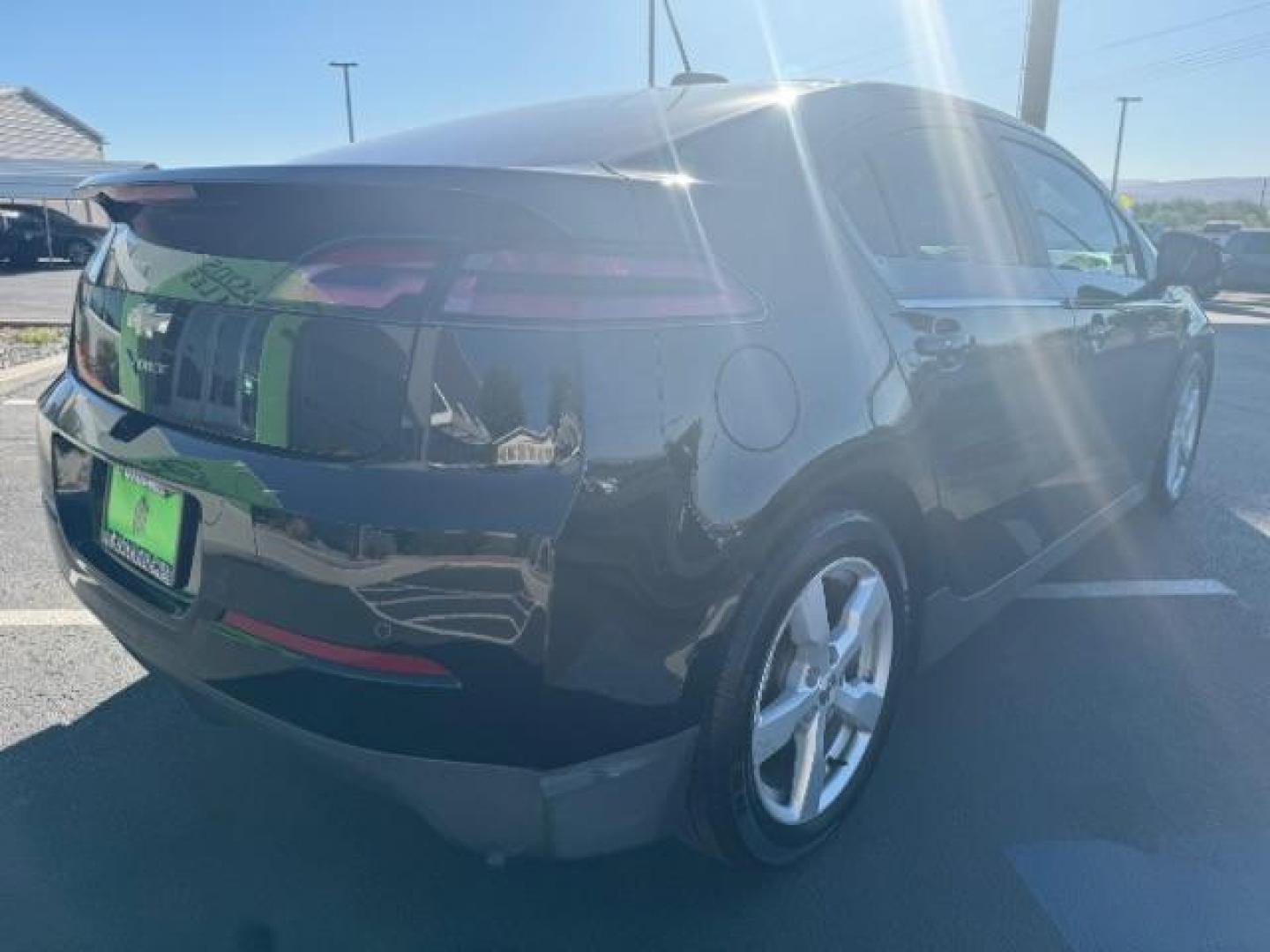 2015 Black /Jet Black/Dark Accents Chevrolet Volt Premium w/ Navigation (1G1RD6E48FU) with an 1.4L L4 DOHC 16V PLUG-IN HYBRID engine, Continuously Variable Transmission transmission, located at 940 North Main Street, Cedar City, UT, 84720, (435) 628-0023, 37.692936, -113.061897 - ***This vehicle qualifies for the EV/Hybrid tax rebate of up to $4,000*** We are setup with the IRS to recieve direct payments within 72 hours. We file the rebate online with IRS and can credit it to your down payment, reduce the sales price OR give you cashback!! These cars will not last and can o - Photo#6