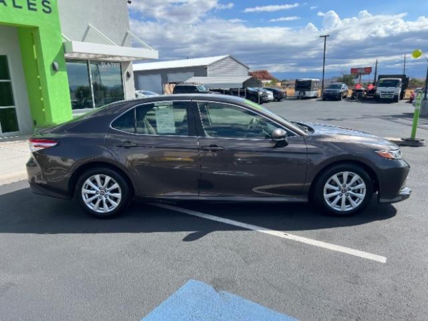 2018 Predawn Gray Mica /Ash, cloth Toyota Camry LE (JTNB11HK6J3) with an 2.5L L4 DOHC 16V engine, 8-Speed Automatic transmission, located at 1865 East Red Hills Pkwy, St. George, 84770, (435) 628-0023, 37.120850, -113.543640 - Photo#7