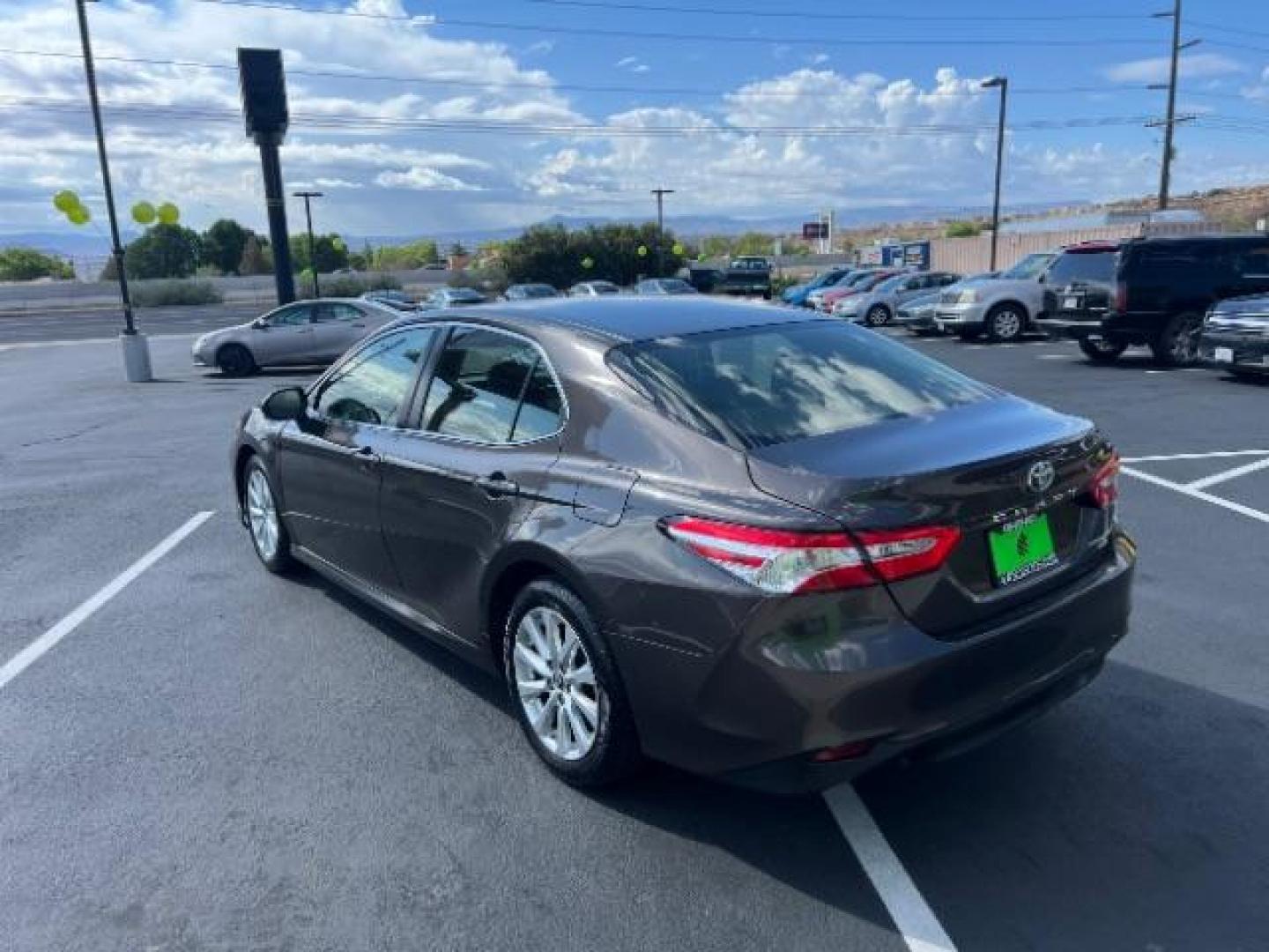 2018 Predawn Gray Mica /Ash, cloth Toyota Camry LE (JTNB11HK6J3) with an 2.5L L4 DOHC 16V engine, 8-Speed Automatic transmission, located at 1865 East Red Hills Pkwy, St. George, 84770, (435) 628-0023, 37.120850, -113.543640 - Photo#4