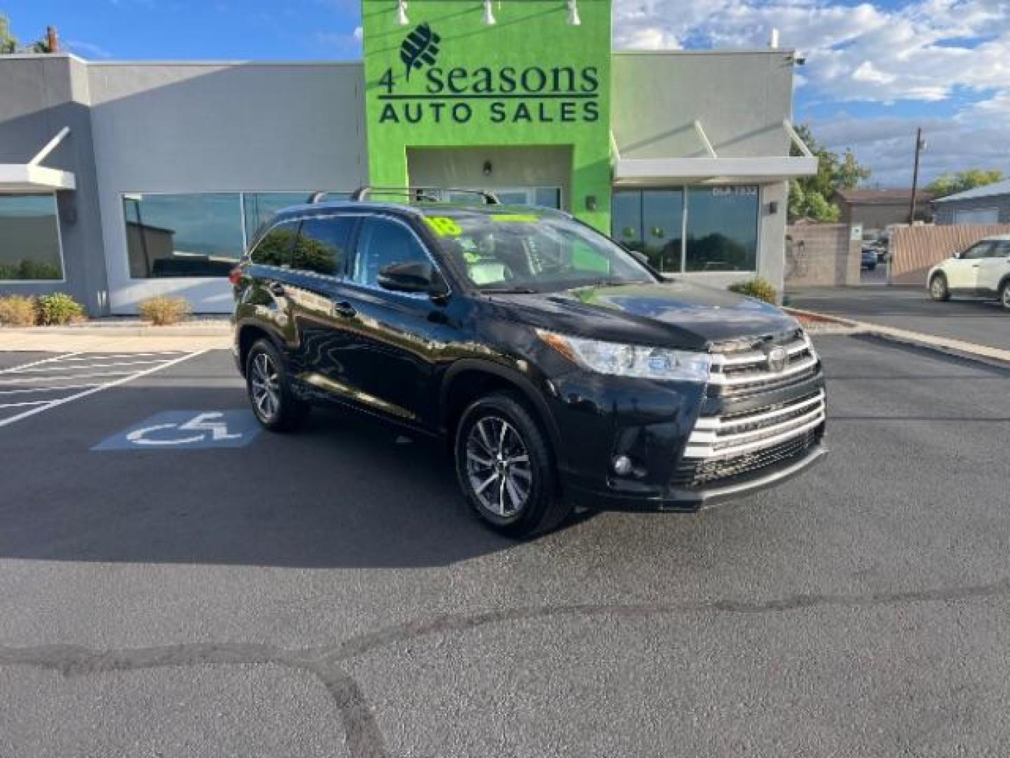 2018 Midnight Black Metallic /Black, leather Toyota Highlander SE FWD V6 (5TDKZRFH8JS) with an 3.5L V6 DOHC 24V engine, 6-Speed Automatic transmission, located at 1865 East Red Hills Pkwy, St. George, 84770, (435) 628-0023, 37.120850, -113.543640 - We specialize in helping ALL people get the best financing available. No matter your credit score, good, bad or none we can get you an amazing rate. Had a bankruptcy, divorce, or repossessions? We give you the green light to get your credit back on the road. Low down and affordable payments that fit - Photo#0