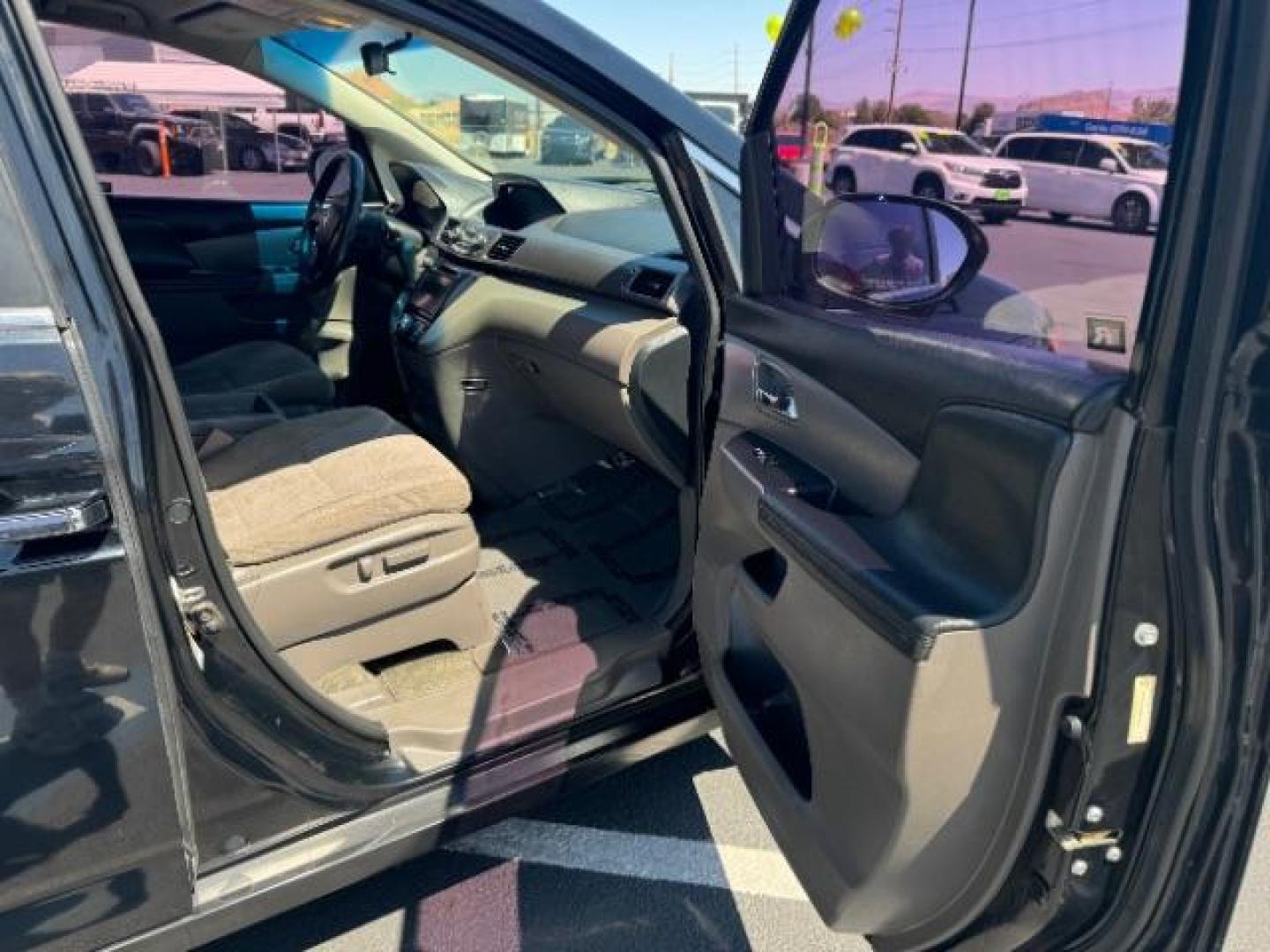 2016 Crystal Black Pearl /Truffle, cloth Honda Odyssey SE (5FNRL5H36GB) with an 3.5L V6 SOHC 24V engine, 6-Speed Automatic transmission, located at 1865 East Red Hills Pkwy, St. George, 84770, (435) 628-0023, 37.120850, -113.543640 - Photo#34