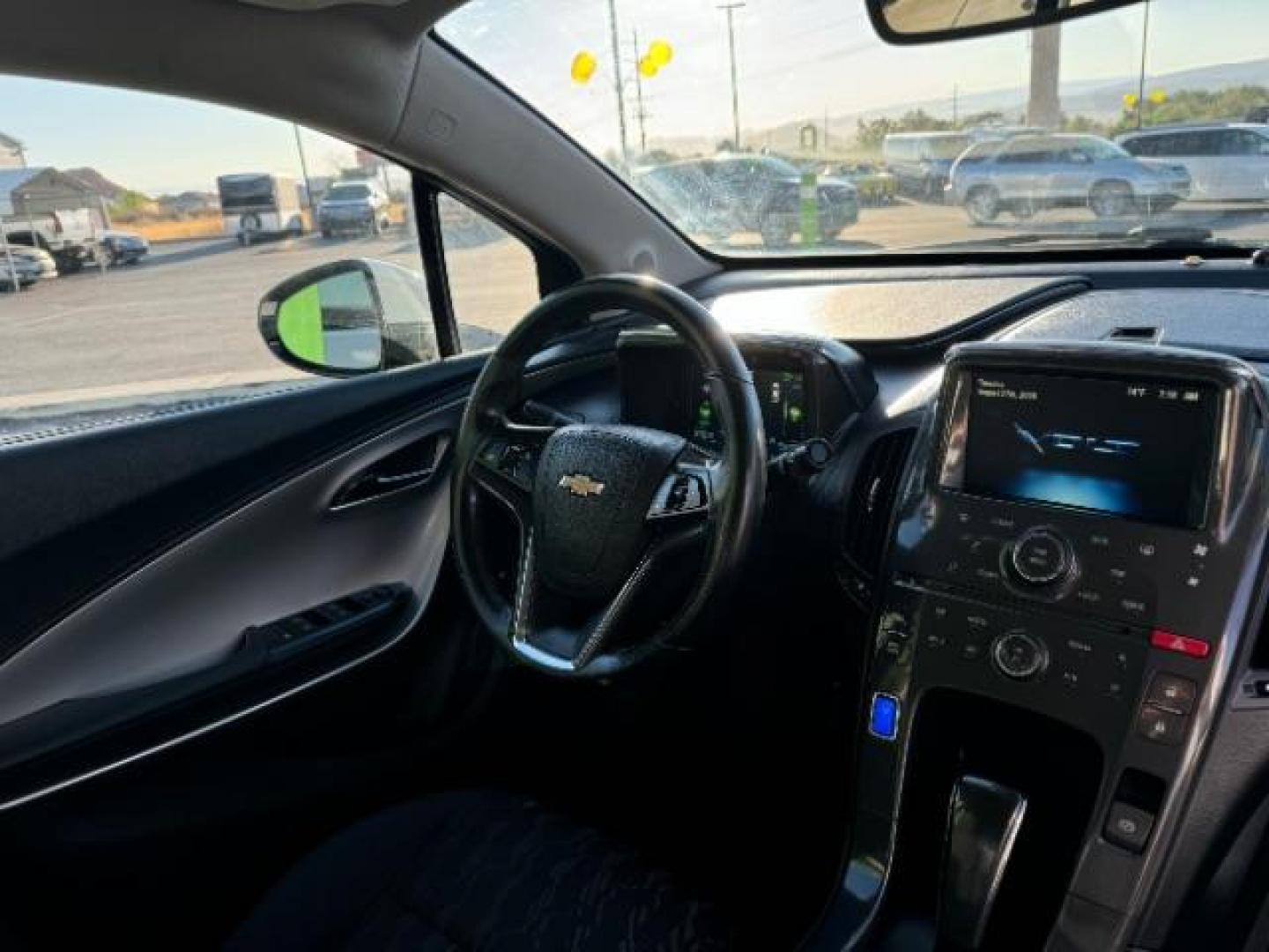 2014 White /Black Cloth Interior Chevrolet Volt Standard w/ LEP (1G1RE6E42EU) with an 1.4L L4 DOHC 16V PLUG-IN HYBRID engine, Continuously Variable Transmission transmission, located at 1865 East Red Hills Pkwy, St. George, 84770, (435) 628-0023, 37.120850, -113.543640 - Photo#36