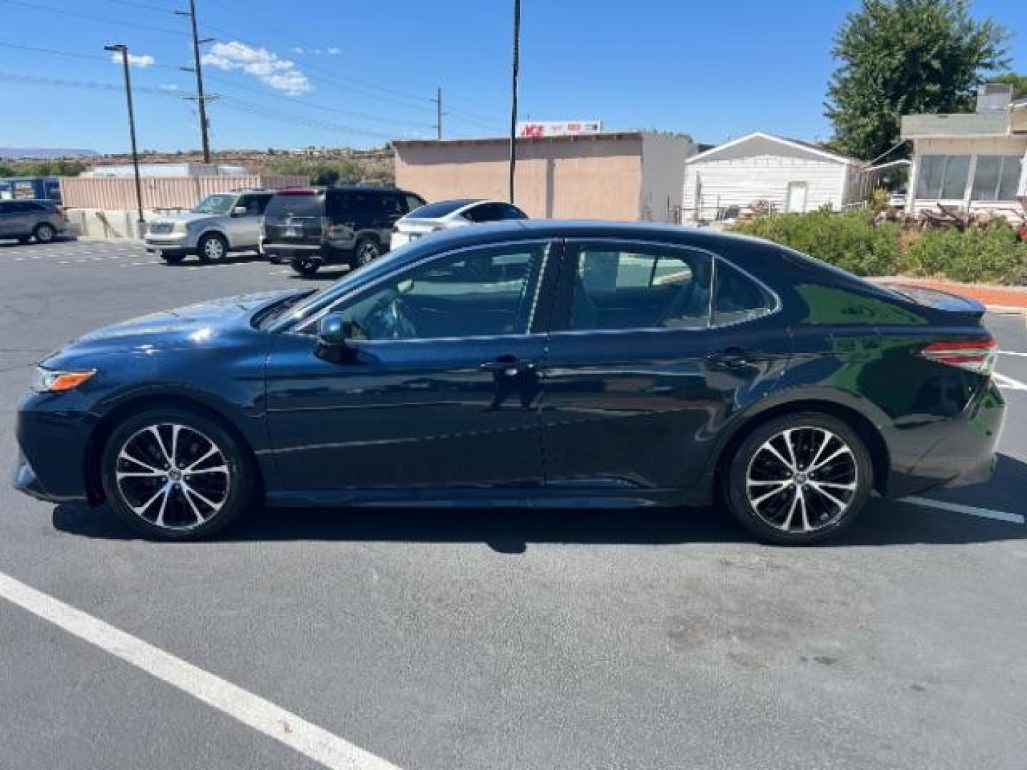 2018 Galactic Aqua Mica /Ash, cloth Toyota Camry LE (4T1B11HKXJU) with an 2.5L L4 DOHC 16V engine, 8-Speed Automatic transmission, located at 1865 East Red Hills Pkwy, St. George, 84770, (435) 628-0023, 37.120850, -113.543640 - Photo#3