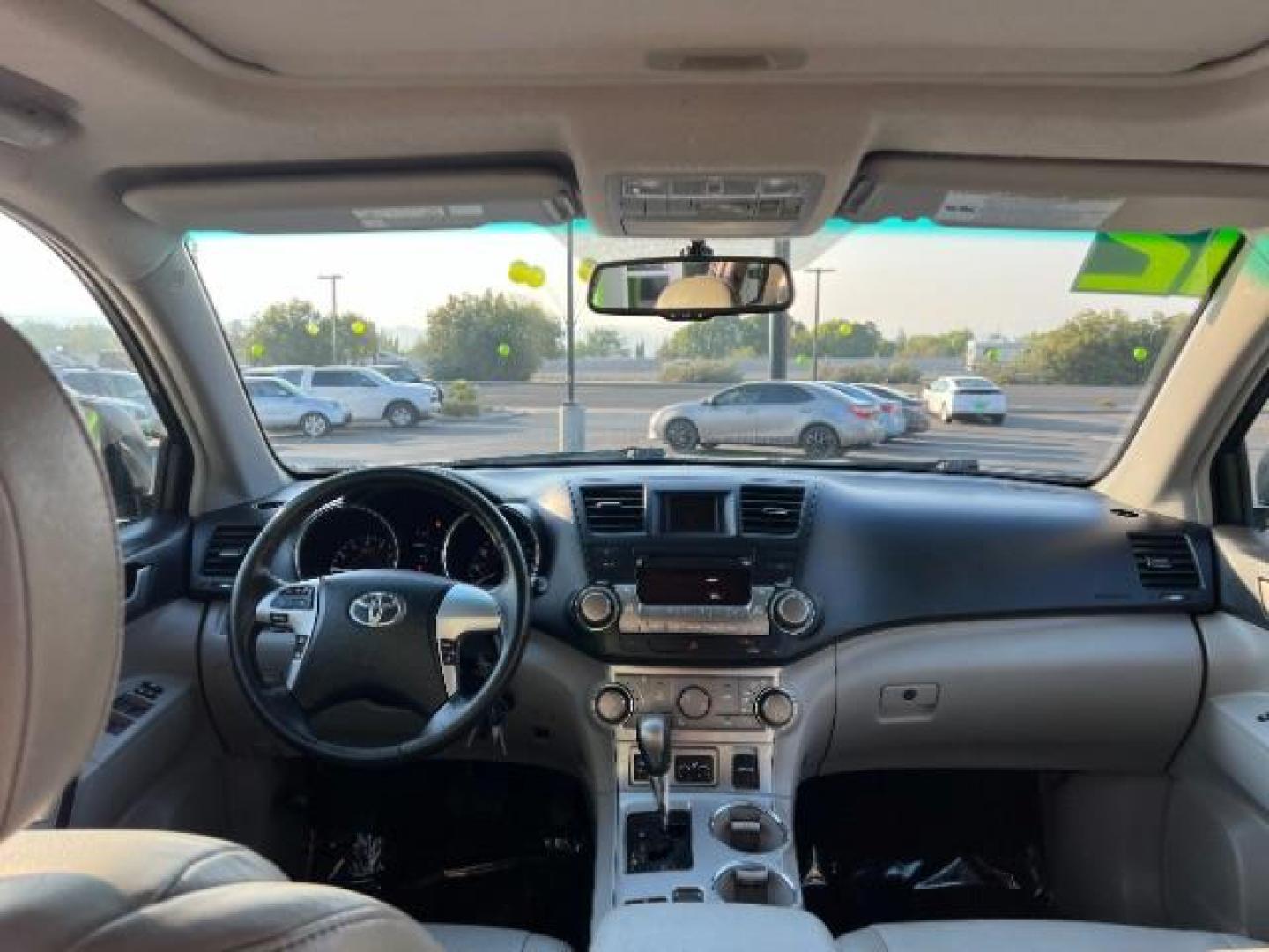 2012 Magnetic Gray Metallic /Sand Beige Cloth Interior Toyota Highlander Base 4WD (5TDBK3EH6CS) with an 3.5L V6 DOHC 24V engine, 5-Speed Automatic transmission, located at 1865 East Red Hills Pkwy, St. George, 84770, (435) 628-0023, 37.120850, -113.543640 - Photo#24