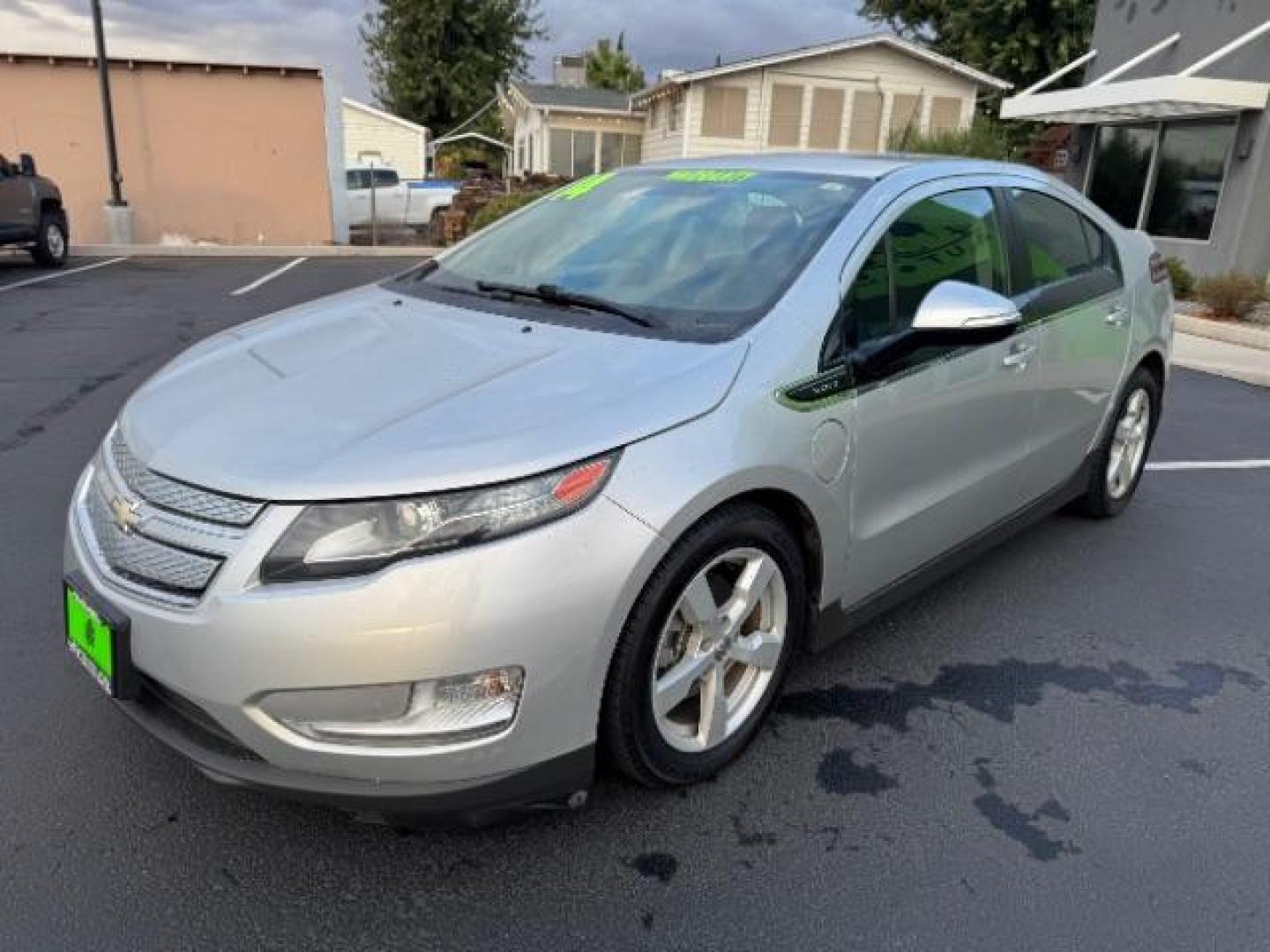 2014 Silver /Gray Cloth Chevrolet Volt Standard w/ LEP (1G1RE6E43EU) with an 1.4L L4 DOHC 16V PLUG-IN HYBRID engine, Continuously Variable Transmission transmission, located at 940 North Main Street, Cedar City, UT, 84720, (435) 628-0023, 37.692936, -113.061897 - We specialize in helping ALL people get the best financing available. No matter your credit score, good, bad or none we can get you an amazing rate. Had a bankruptcy, divorce, or repossessions? We give you the green light to get your credit back on the road. Low down and affordable payments that fit - Photo#3