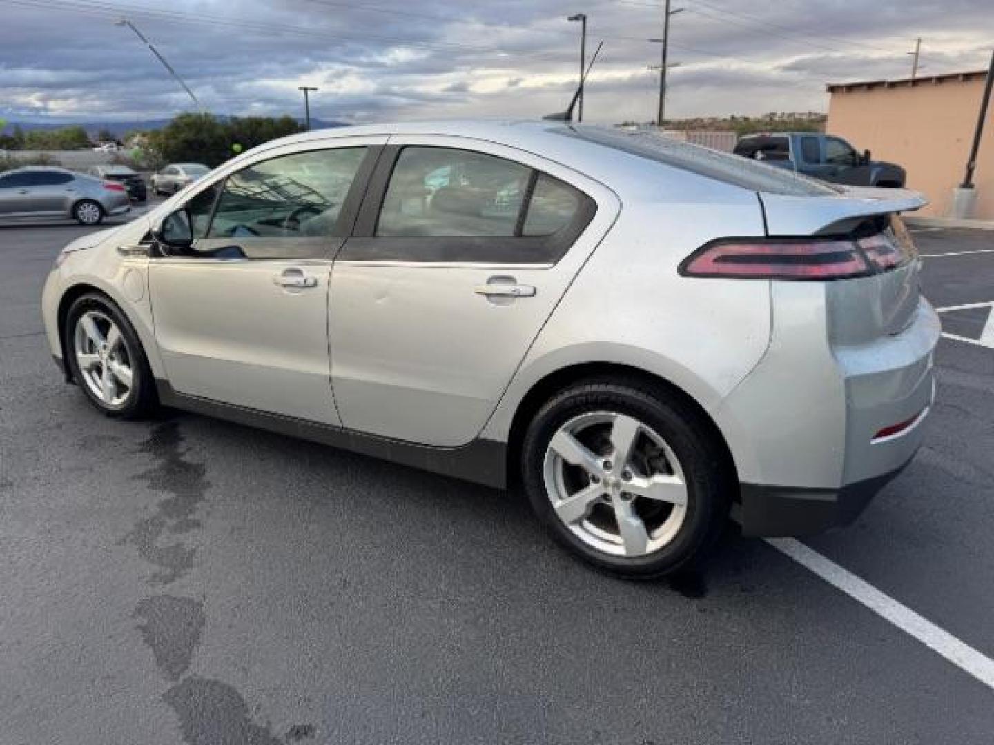 2014 SILVER /Gray Cloth Chevrolet Volt Standard w/ LEP (1G1RE6E43EU) with an 1.4L L4 DOHC 16V PLUG-IN HYBRID engine, Continuously Variable Transmission transmission, located at 1865 East Red Hills Pkwy, St. George, 84770, (435) 628-0023, 37.120850, -113.543640 - We specialize in helping ALL people get the best financing available. No matter your credit score, good, bad or none we can get you an amazing rate. Had a bankruptcy, divorce, or repossessions? We give you the green light to get your credit back on the road. Low down and affordable payments that fit - Photo#6