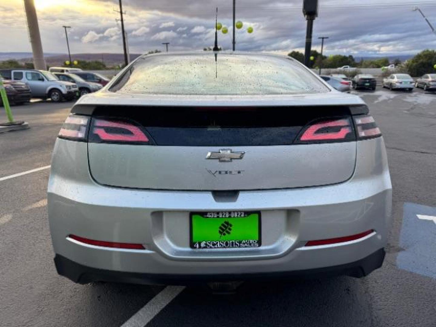 2014 SILVER /Gray Cloth Chevrolet Volt Standard w/ LEP (1G1RE6E43EU) with an 1.4L L4 DOHC 16V PLUG-IN HYBRID engine, Continuously Variable Transmission transmission, located at 1865 East Red Hills Pkwy, St. George, 84770, (435) 628-0023, 37.120850, -113.543640 - We specialize in helping ALL people get the best financing available. No matter your credit score, good, bad or none we can get you an amazing rate. Had a bankruptcy, divorce, or repossessions? We give you the green light to get your credit back on the road. Low down and affordable payments that fit - Photo#8