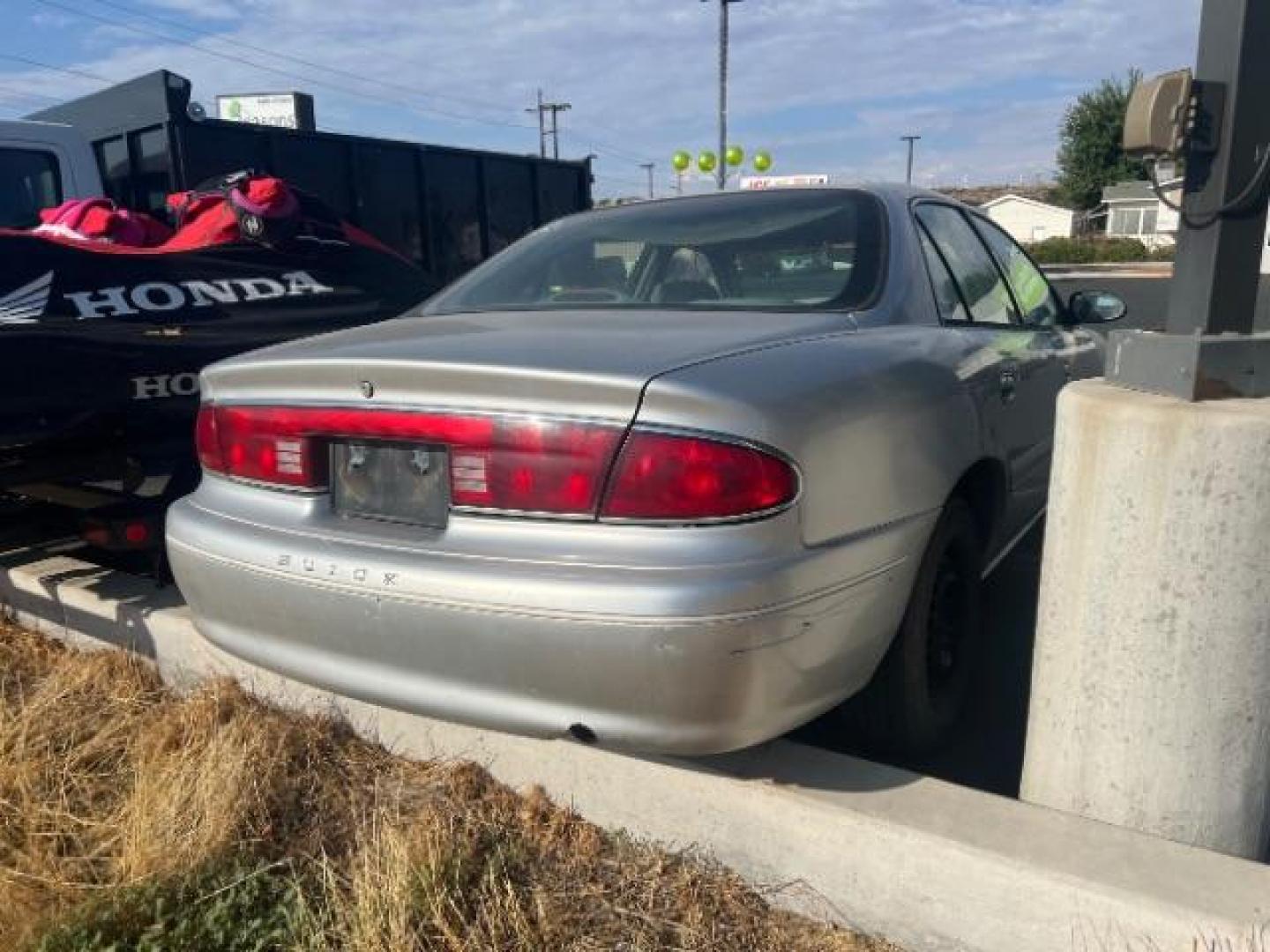 2001 Graphite Metallic /Graphite Cloth Buick Century Custom (2G4WS52J611) with an 3.1L V6 OHV 12V engine, 4-Speed Automatic transmission, located at 1865 East Red Hills Pkwy, St. George, 84770, (435) 628-0023, 37.120850, -113.543640 - Photo#5