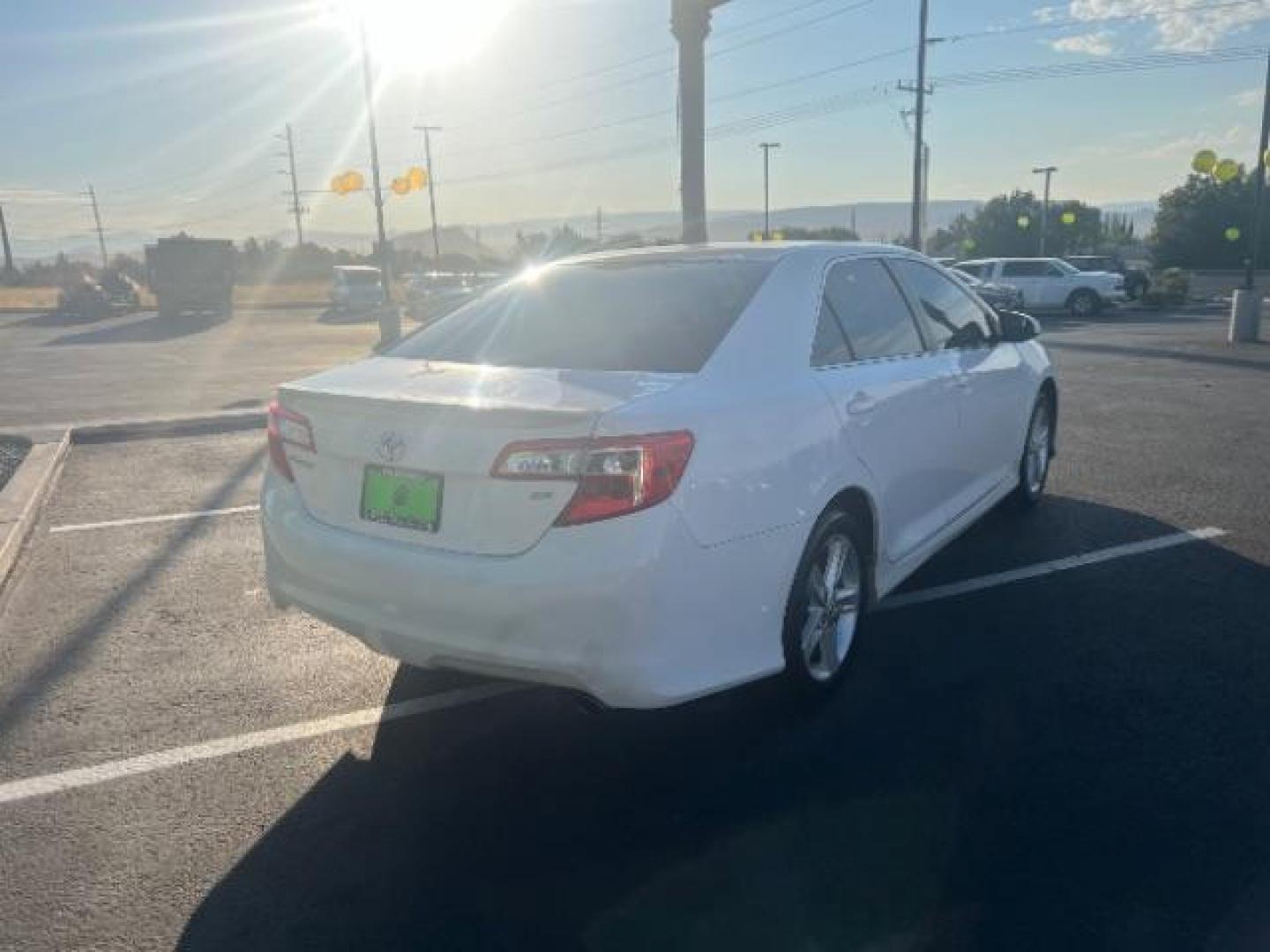 2013 Super White /Black/Ash 2-Tone Toyota Camry SE (4T1BF1FK9DU) with an 2.5L L4 DOHC 16V engine, 6-Speed Automatic transmission, located at 940 North Main Street, Cedar City, UT, 84720, (435) 628-0023, 37.692936, -113.061897 - We specialize in helping ALL people get the best financing available. No matter your credit score, good, bad or none we can get you an amazing rate. Had a bankruptcy, divorce, or repossessions? We give you the green light to get your credit back on the road. Low down and affordable payments that fit - Photo#6