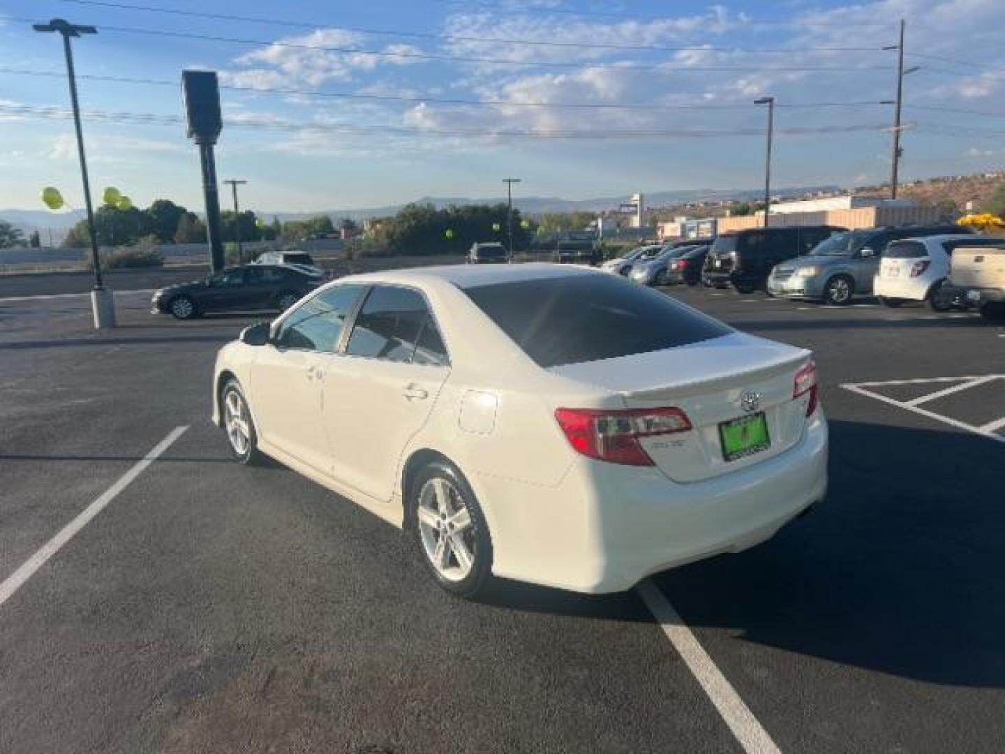 2013 Super White /Black/Ash 2-Tone Toyota Camry SE (4T1BF1FK9DU) with an 2.5L L4 DOHC 16V engine, 6-Speed Automatic transmission, located at 940 North Main Street, Cedar City, UT, 84720, (435) 628-0023, 37.692936, -113.061897 - We specialize in helping ALL people get the best financing available. No matter your credit score, good, bad or none we can get you an amazing rate. Had a bankruptcy, divorce, or repossessions? We give you the green light to get your credit back on the road. Low down and affordable payments that fit - Photo#4