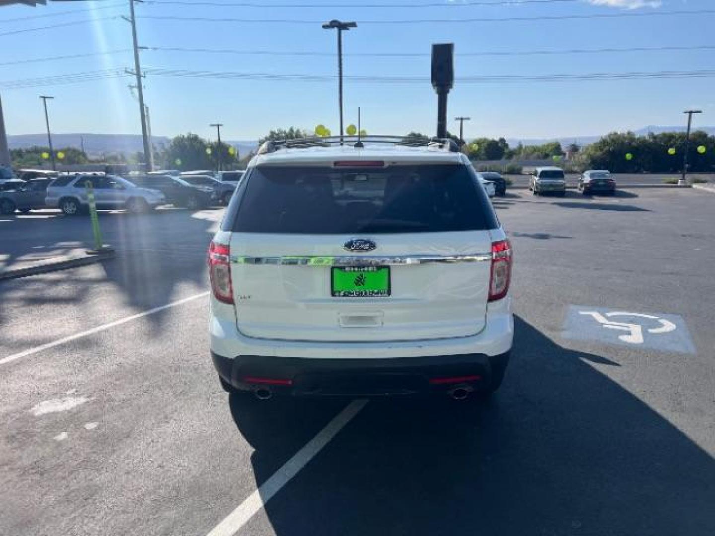 2013 White Platinum Trico /Medium Light Stone Leather Ford Explorer XLT FWD (1FM5K7D85DG) with an 3.5L V6 DOHC 24V engine, 6-Speed Automatic transmission, located at 1865 East Red Hills Pkwy, St. George, 84770, (435) 628-0023, 37.120850, -113.543640 - Photo#5