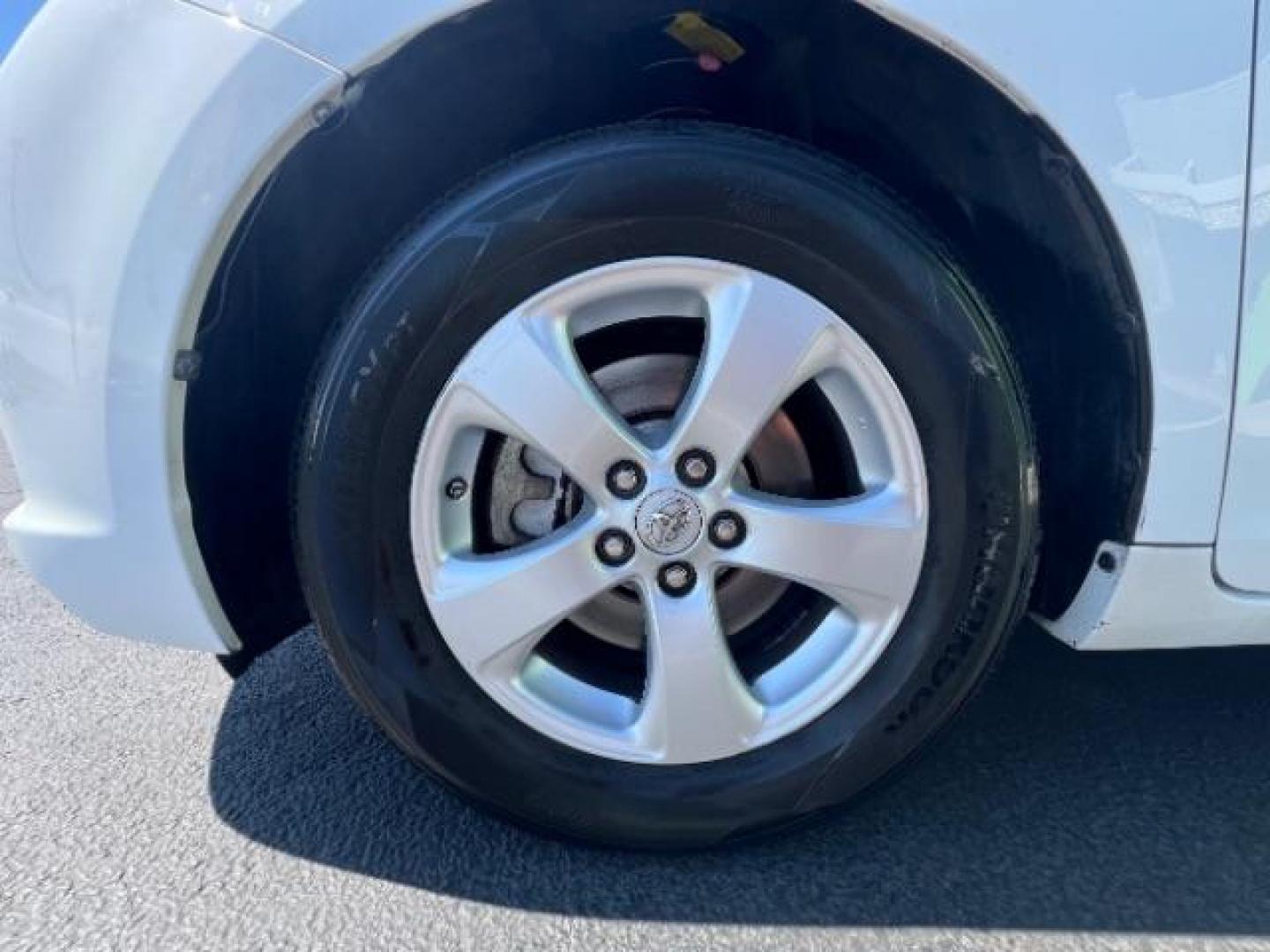 2014 Super White /Light Gray Toyota Sienna LE FWD 8-Passenger V6 (5TDKK3DC1ES) with an 3.5L V6 EFI DOHC 24V engine, 5-Speed Automatic transmission, located at 1865 East Red Hills Pkwy, St. George, 84770, (435) 628-0023, 37.120850, -113.543640 - Photo#8