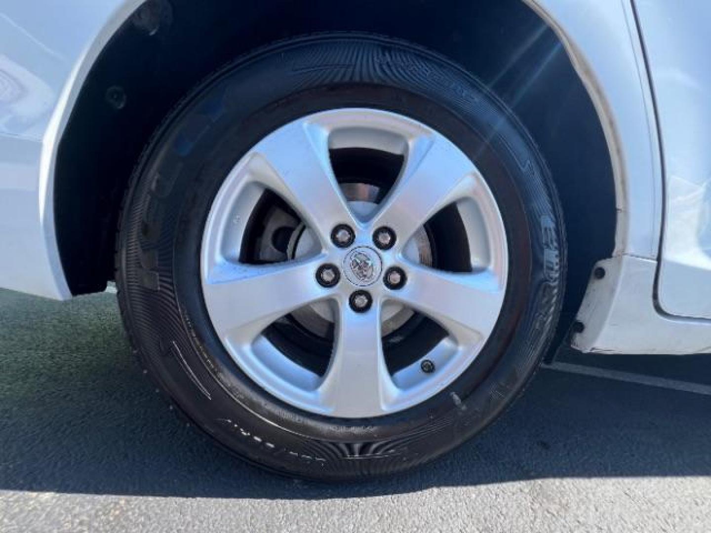 2014 Super White /Light Gray Toyota Sienna LE FWD 8-Passenger V6 (5TDKK3DC1ES) with an 3.5L V6 EFI DOHC 24V engine, 5-Speed Automatic transmission, located at 1865 East Red Hills Pkwy, St. George, 84770, (435) 628-0023, 37.120850, -113.543640 - Photo#11