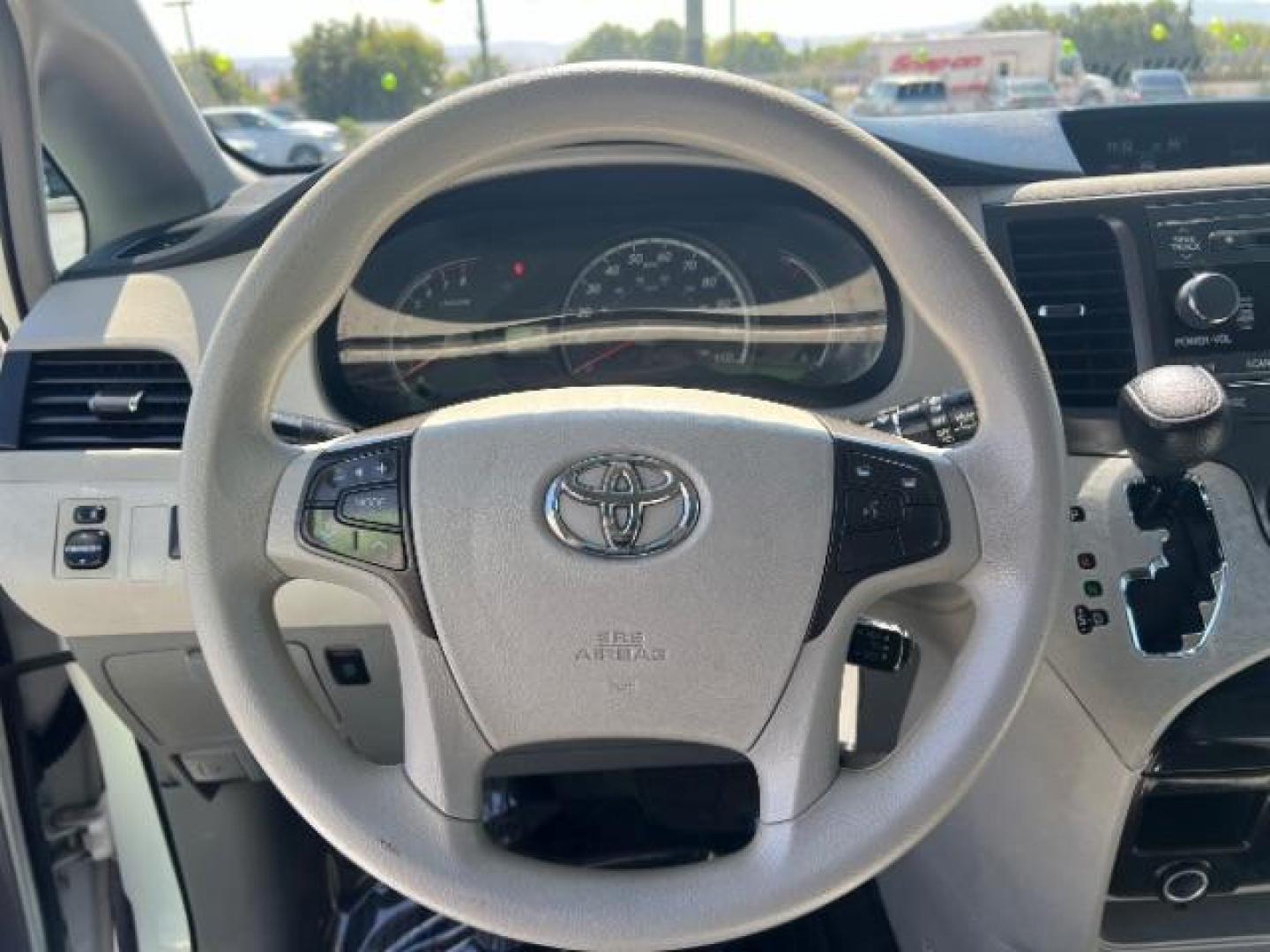 2014 Super White /Light Gray Toyota Sienna LE FWD 8-Passenger V6 (5TDKK3DC1ES) with an 3.5L V6 EFI DOHC 24V engine, 5-Speed Automatic transmission, located at 1865 East Red Hills Pkwy, St. George, 84770, (435) 628-0023, 37.120850, -113.543640 - Photo#16