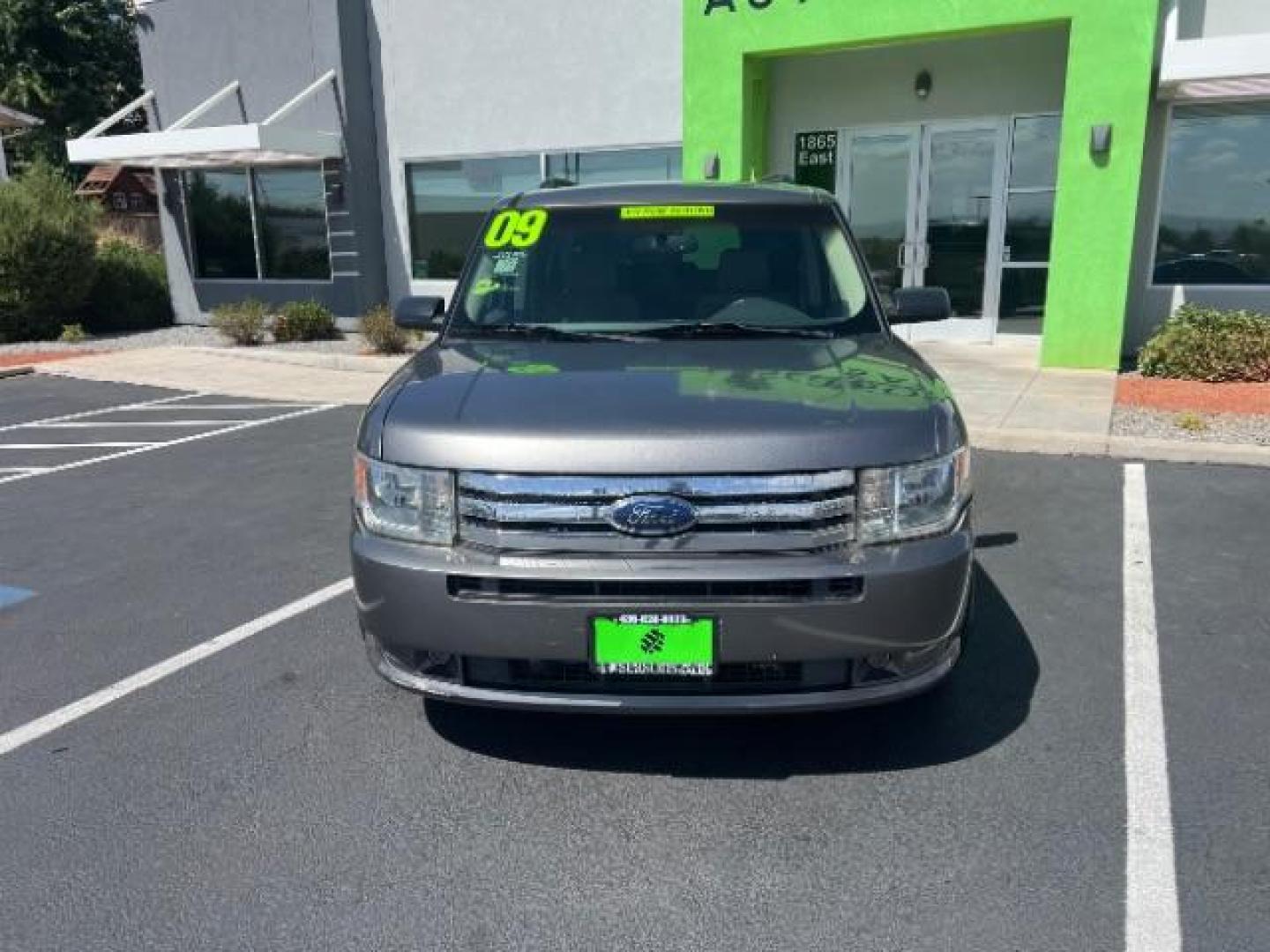 2009 Sterling Grey Metallic /Medium Light Stone Cloth Interior Ford Flex SE FWD (2FMDK51C49B) with an 3.5L V6 DOHC 24V engine, 6-Speed Automatic transmission, located at 1865 East Red Hills Pkwy, St. George, 84770, (435) 628-0023, 37.120850, -113.543640 - Photo#1