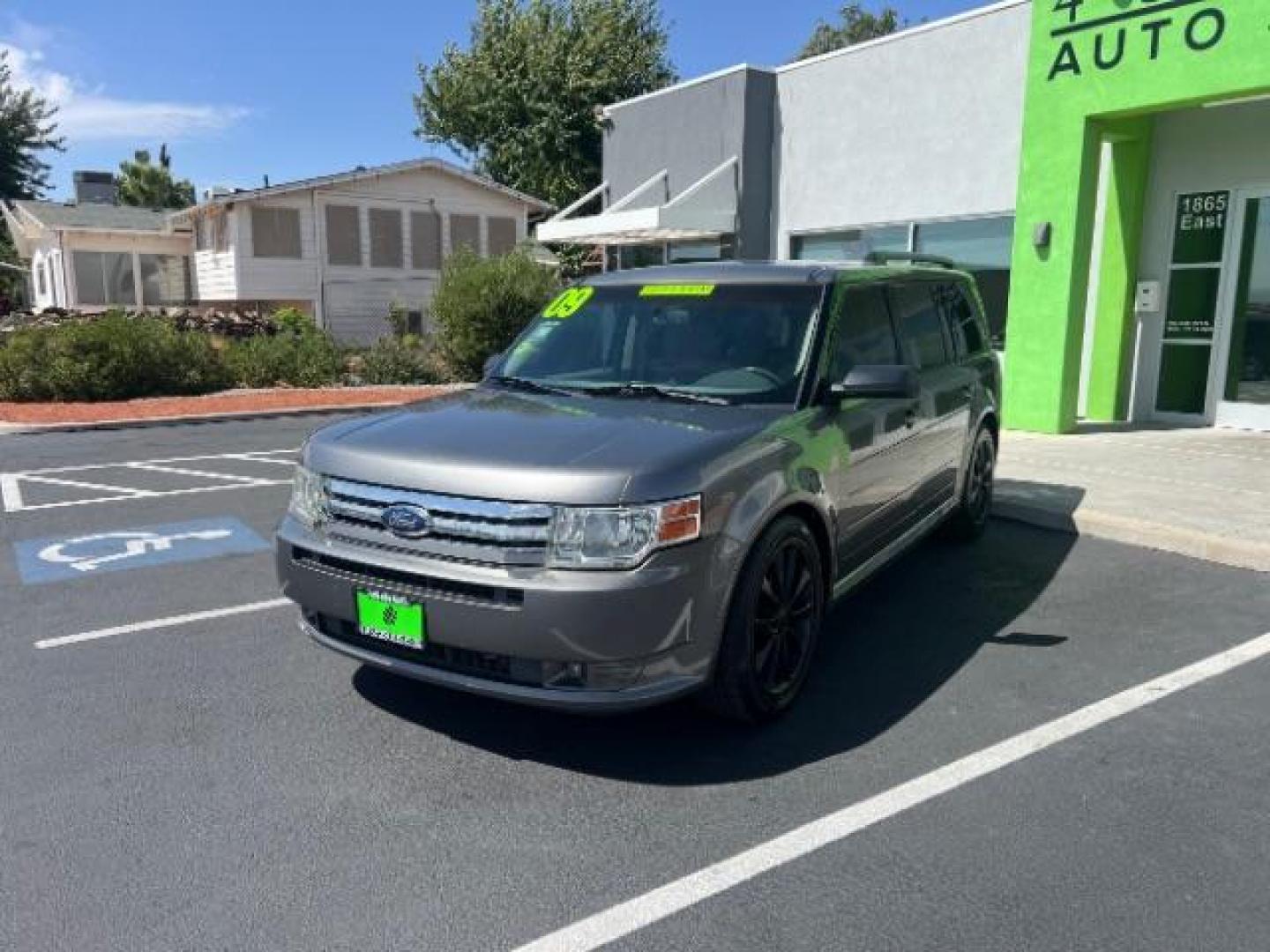 2009 Sterling Grey Metallic /Medium Light Stone Cloth Interior Ford Flex SE FWD (2FMDK51C49B) with an 3.5L V6 DOHC 24V engine, 6-Speed Automatic transmission, located at 1865 East Red Hills Pkwy, St. George, 84770, (435) 628-0023, 37.120850, -113.543640 - We specialize in helping ALL people get the best financing available. No matter your credit score, good, bad or none we can get you an amazing rate. Had a bankruptcy, divorce, or repossessions? We give you the green light to get your credit back on the road. Low down and affordable payments that fit - Photo#2