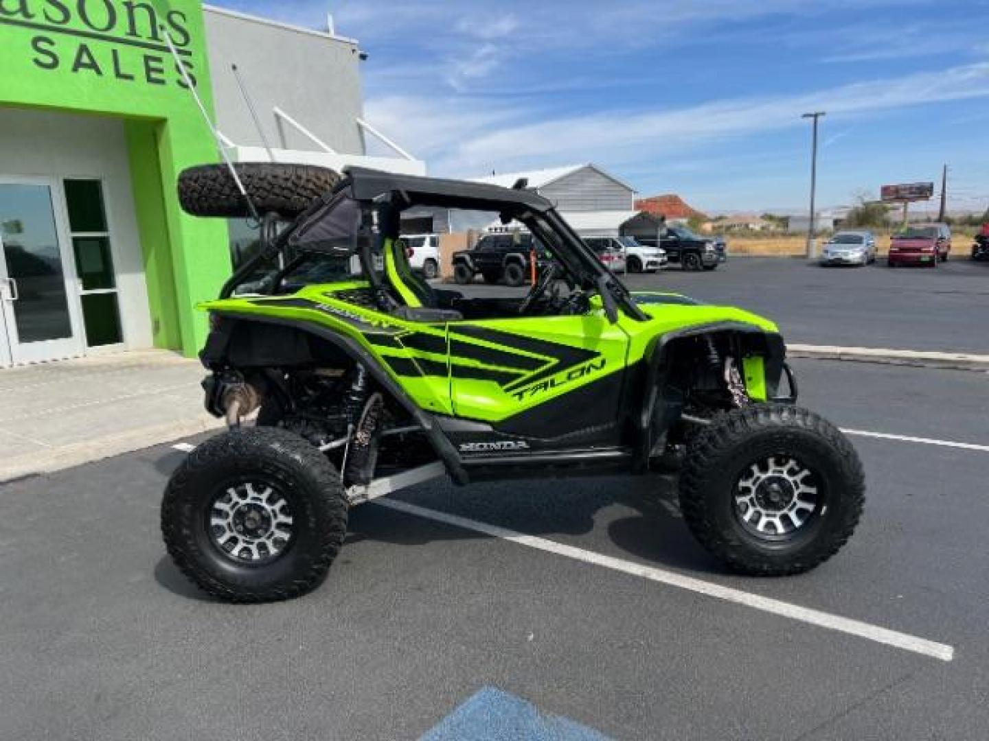 2020 Green /Black Honda Talon 1000R (1HFVE0542L4) with an 1000 engine, Automatic transmission, located at 1865 East Red Hills Pkwy, St. George, 84770, (435) 628-0023, 37.120850, -113.543640 - Excellent condition HONDA TALON 1000R. Street legal kit. Upgraded Weller suspension, Foodlights, Spare tire, LED Whips. This thing is super fast and a blast to drive off road. Call or text us for more info! - Photo#7