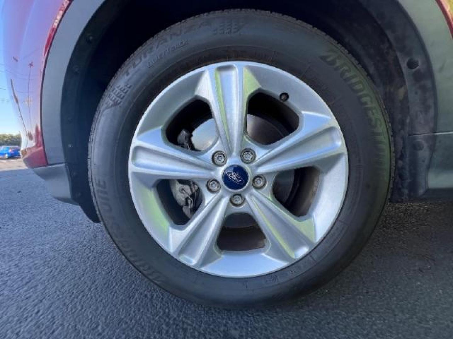 2015 Ruby Red Met Tinted CC /Charcoal Black Ford Escape SE FWD (1FMCU0G79FU) with an 2.5L L4 DOHC 16V engine, 6-Speed Automatic transmission, located at 1865 East Red Hills Pkwy, St. George, 84770, (435) 628-0023, 37.120850, -113.543640 - Photo#9