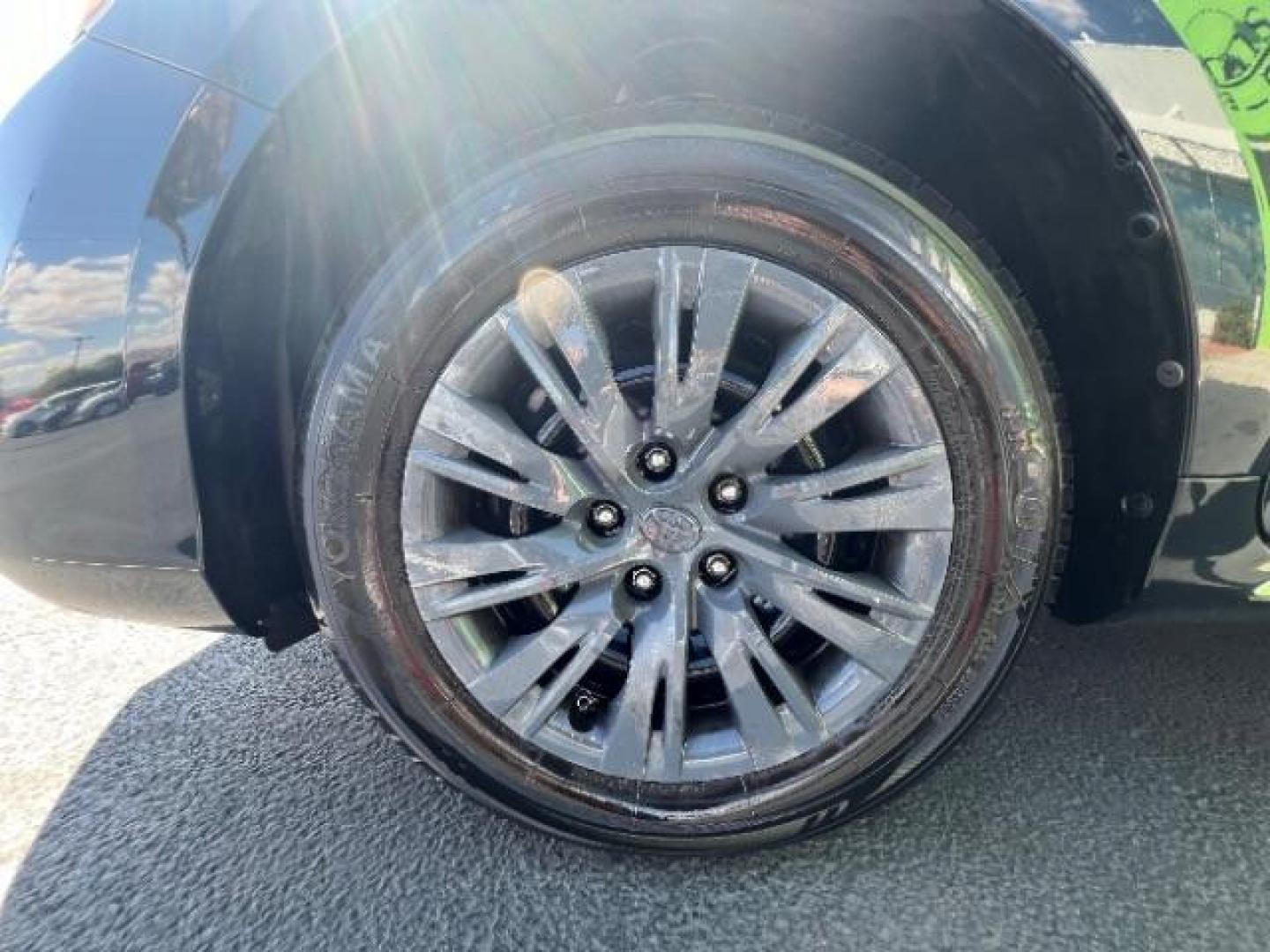 2013 Attitude Black Metallic /Black/Ash 2-Tone Toyota Camry SE (4T1BF1FK3DU) with an 2.5L L4 DOHC 16V engine, 6-Speed Automatic transmission, located at 1865 East Red Hills Pkwy, St. George, 84770, (435) 628-0023, 37.120850, -113.543640 - We specialize in helping ALL people get the best financing available. No matter your credit score, good, bad or none we can get you an amazing rate. Had a bankruptcy, divorce, or repossessions? We give you the green light to get your credit back on the road. Low down and affordable payments that fit - Photo#11