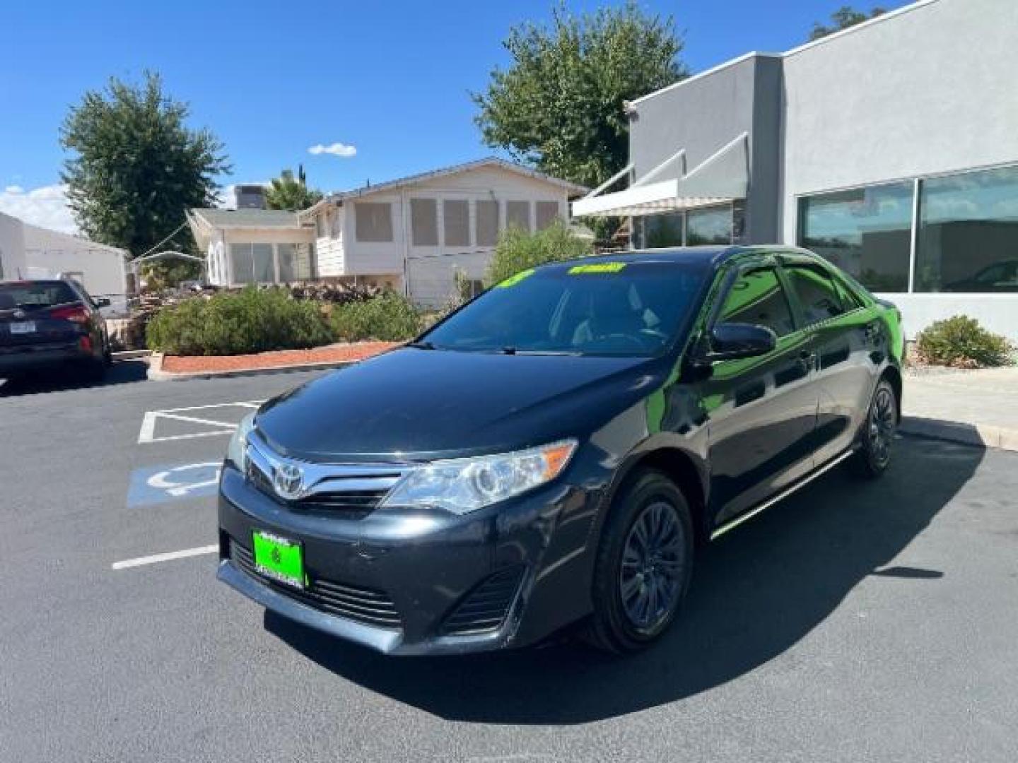 2013 Attitude Black Metallic /Black/Ash 2-Tone Toyota Camry SE (4T1BF1FK3DU) with an 2.5L L4 DOHC 16V engine, 6-Speed Automatic transmission, located at 1865 East Red Hills Pkwy, St. George, 84770, (435) 628-0023, 37.120850, -113.543640 - We specialize in helping ALL people get the best financing available. No matter your credit score, good, bad or none we can get you an amazing rate. Had a bankruptcy, divorce, or repossessions? We give you the green light to get your credit back on the road. Low down and affordable payments that fit - Photo#2