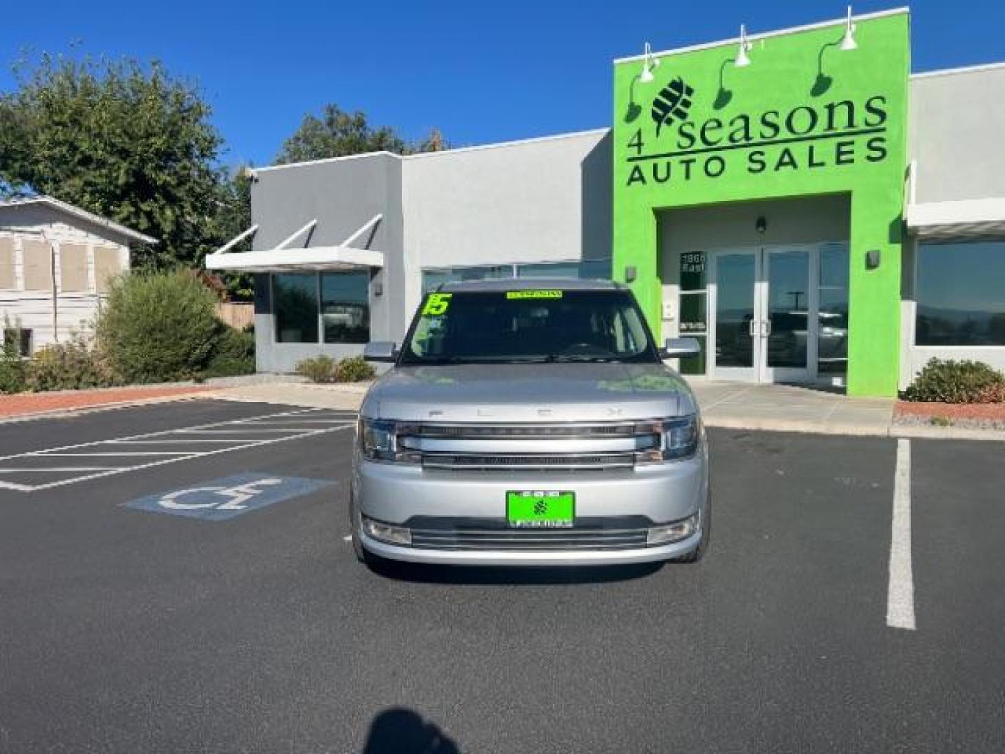 2015 Ingot Silver Metallic /Charcoal Black, leather Ford Flex Limited AWD (2FMHK6D82FB) with an 3.5L V6 DOHC 24V engine, 6-Speed Automatic Overdrive transmission, located at 1865 East Red Hills Pkwy, St. George, 84770, (435) 628-0023, 37.120850, -113.543640 - We specialize in helping ALL people get the best financing available. No matter your credit score, good, bad or none we can get you an amazing rate. Had a bankruptcy, divorce, or repossessions? We give you the green light to get your credit back on the road. Low down and affordable payments that fit - Photo#1