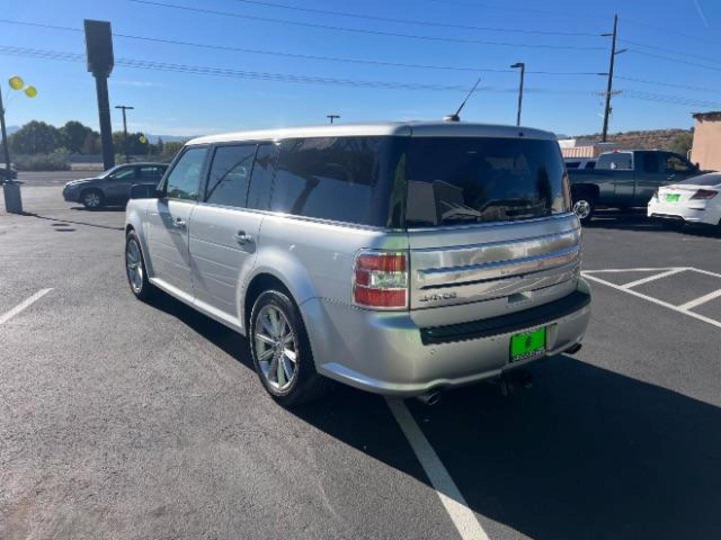 2015 Ingot Silver Metallic /Charcoal Black, leather Ford Flex Limited AWD (2FMHK6D82FB) with an 3.5L V6 DOHC 24V engine, 6-Speed Automatic Overdrive transmission, located at 1865 East Red Hills Pkwy, St. George, 84770, (435) 628-0023, 37.120850, -113.543640 - We specialize in helping ALL people get the best financing available. No matter your credit score, good, bad or none we can get you an amazing rate. Had a bankruptcy, divorce, or repossessions? We give you the green light to get your credit back on the road. Low down and affordable payments that fit - Photo#4