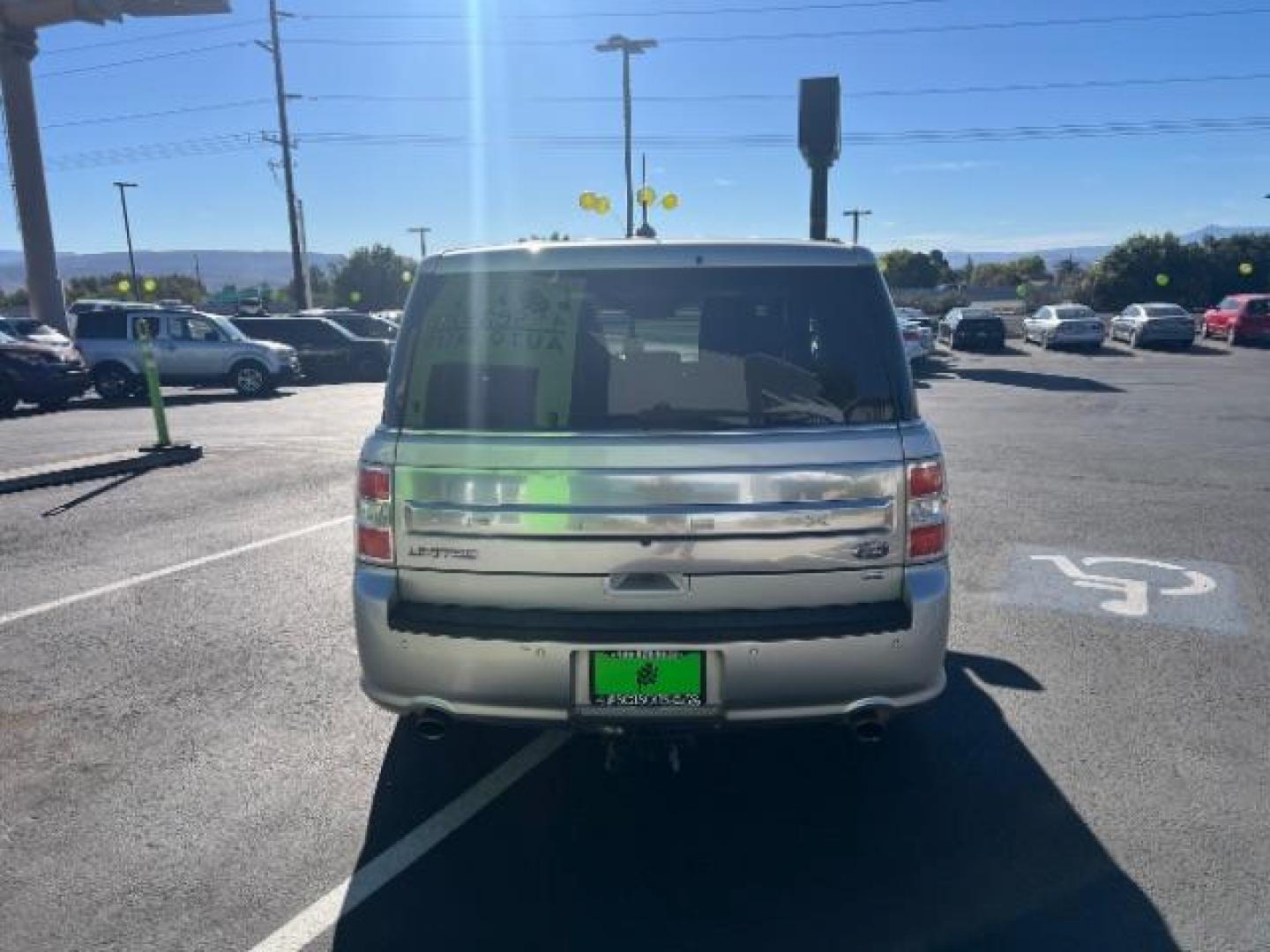 2015 Ingot Silver Metallic /Charcoal Black, leather Ford Flex Limited AWD (2FMHK6D82FB) with an 3.5L V6 DOHC 24V engine, 6-Speed Automatic Overdrive transmission, located at 1865 East Red Hills Pkwy, St. George, 84770, (435) 628-0023, 37.120850, -113.543640 - We specialize in helping ALL people get the best financing available. No matter your credit score, good, bad or none we can get you an amazing rate. Had a bankruptcy, divorce, or repossessions? We give you the green light to get your credit back on the road. Low down and affordable payments that fit - Photo#5