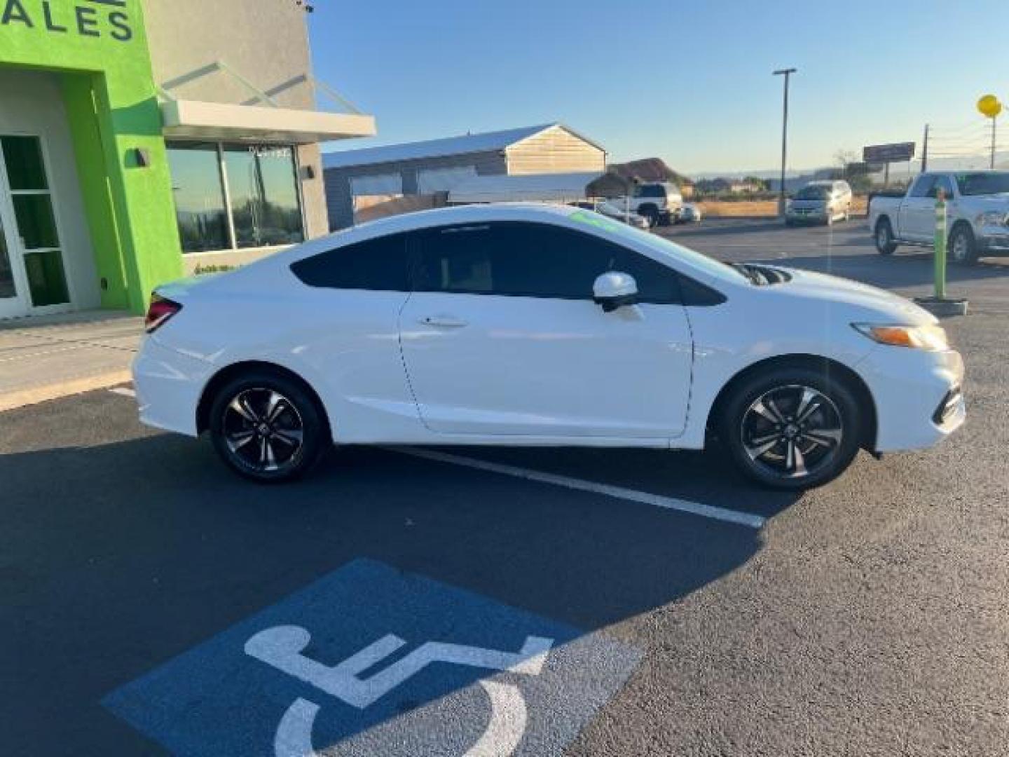 2015 Taffeta White /Black, cloth Honda Civic EX Coupe CVT (2HGFG3B85FH) with an 1.8L L4 SOHC 16V engine, Continuously Variable Transmission transmission, located at 1865 East Red Hills Pkwy, St. George, 84770, (435) 628-0023, 37.120850, -113.543640 - We specialize in helping ALL people get the best financing available. No matter your credit score, good, bad or none we can get you an amazing rate. Had a bankruptcy, divorce, or repossessions? We give you the green light to get your credit back on the road. Low down and affordable payments that fit - Photo#7