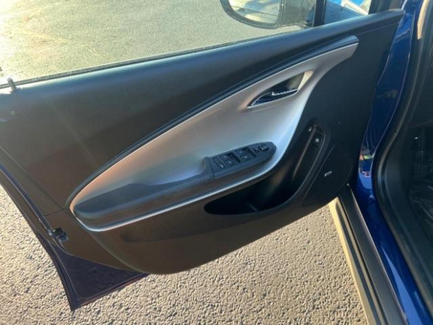 2013 Blue /Black Interior Chevrolet Volt Premium w/ Navigation and LEP (1G1RH6E4XDU) with an 1.4L L4 DOHC 16V PLUG-IN HYBRID engine, Continuously Variable Transmission transmission, located at 1865 East Red Hills Pkwy, St. George, 84770, (435) 628-0023, 37.120850, -113.543640 - ***This vehicle qualifies for the EV/Hybrid tax rebate of up to $4,000*** We are setup with the IRS to recieve direct payments within 72 hours. We file the rebate online with IRS and can credit it to your down payment, reduce the sales price OR give you cashback!! These cars will not last and can o - Photo#14