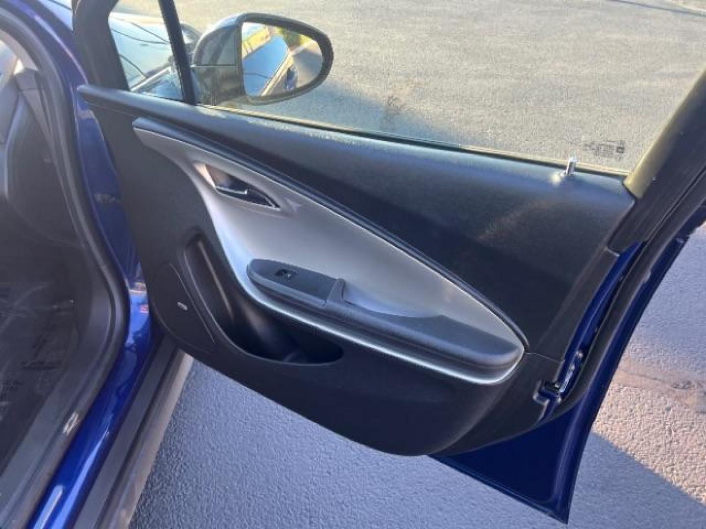 2013 Blue /Black Interior Chevrolet Volt Premium w/ Navigation and LEP (1G1RH6E4XDU) with an 1.4L L4 DOHC 16V PLUG-IN HYBRID engine, Continuously Variable Transmission transmission, located at 1865 East Red Hills Pkwy, St. George, 84770, (435) 628-0023, 37.120850, -113.543640 - ***This vehicle qualifies for the EV/Hybrid tax rebate of up to $4,000*** We are setup with the IRS to recieve direct payments within 72 hours. We file the rebate online with IRS and can credit it to your down payment, reduce the sales price OR give you cashback!! These cars will not last and can o - Photo#27