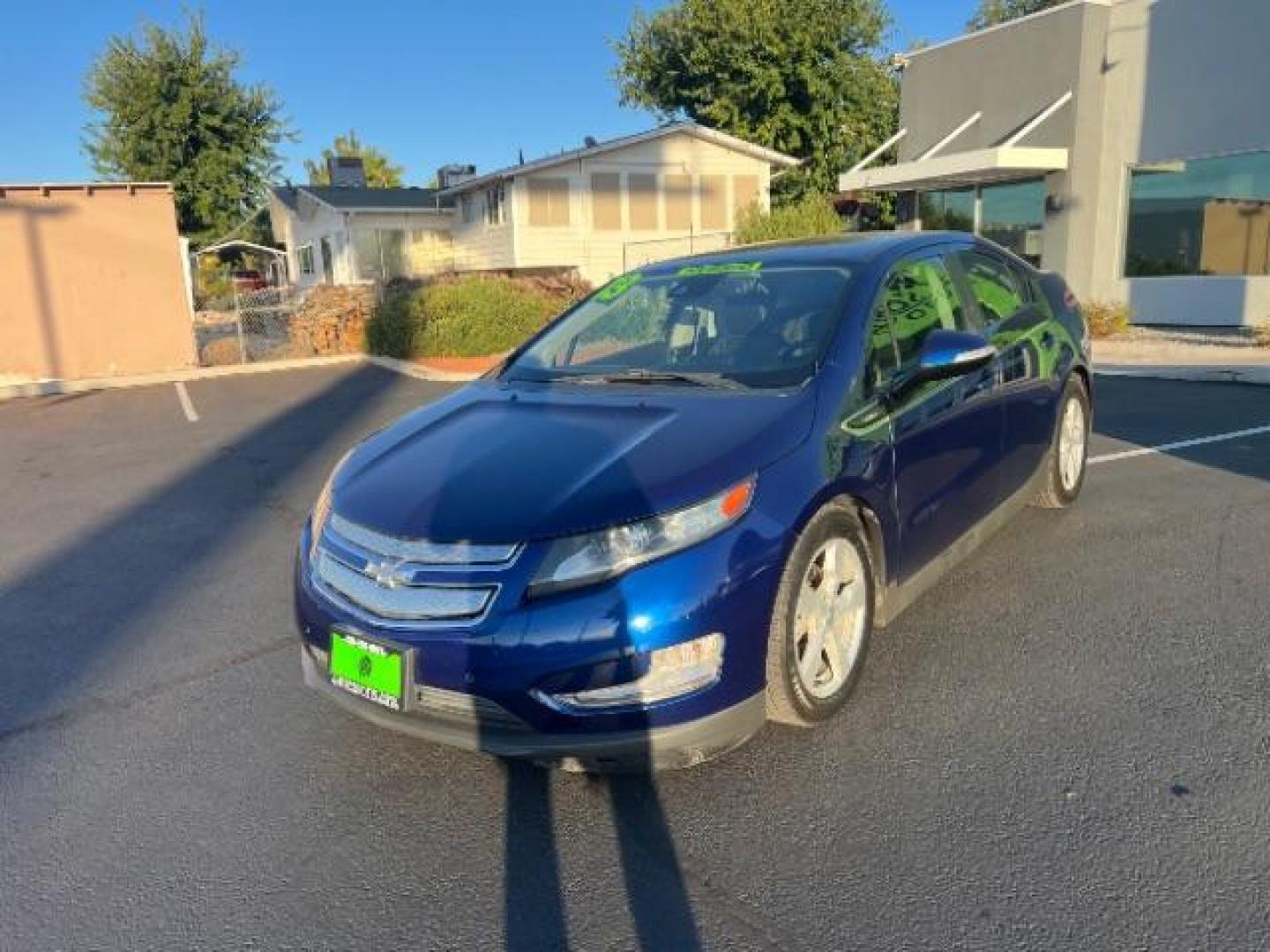 2013 Blue /Black Interior Chevrolet Volt Premium w/ Navigation and LEP (1G1RH6E4XDU) with an 1.4L L4 DOHC 16V PLUG-IN HYBRID engine, Continuously Variable Transmission transmission, located at 1865 East Red Hills Pkwy, St. George, 84770, (435) 628-0023, 37.120850, -113.543640 - ***This vehicle qualifies for the EV/Hybrid tax rebate of up to $4,000*** We are setup with the IRS to recieve direct payments within 72 hours. We file the rebate online with IRS and can credit it to your down payment, reduce the sales price OR give you cashback!! These cars will not last and can o - Photo#2