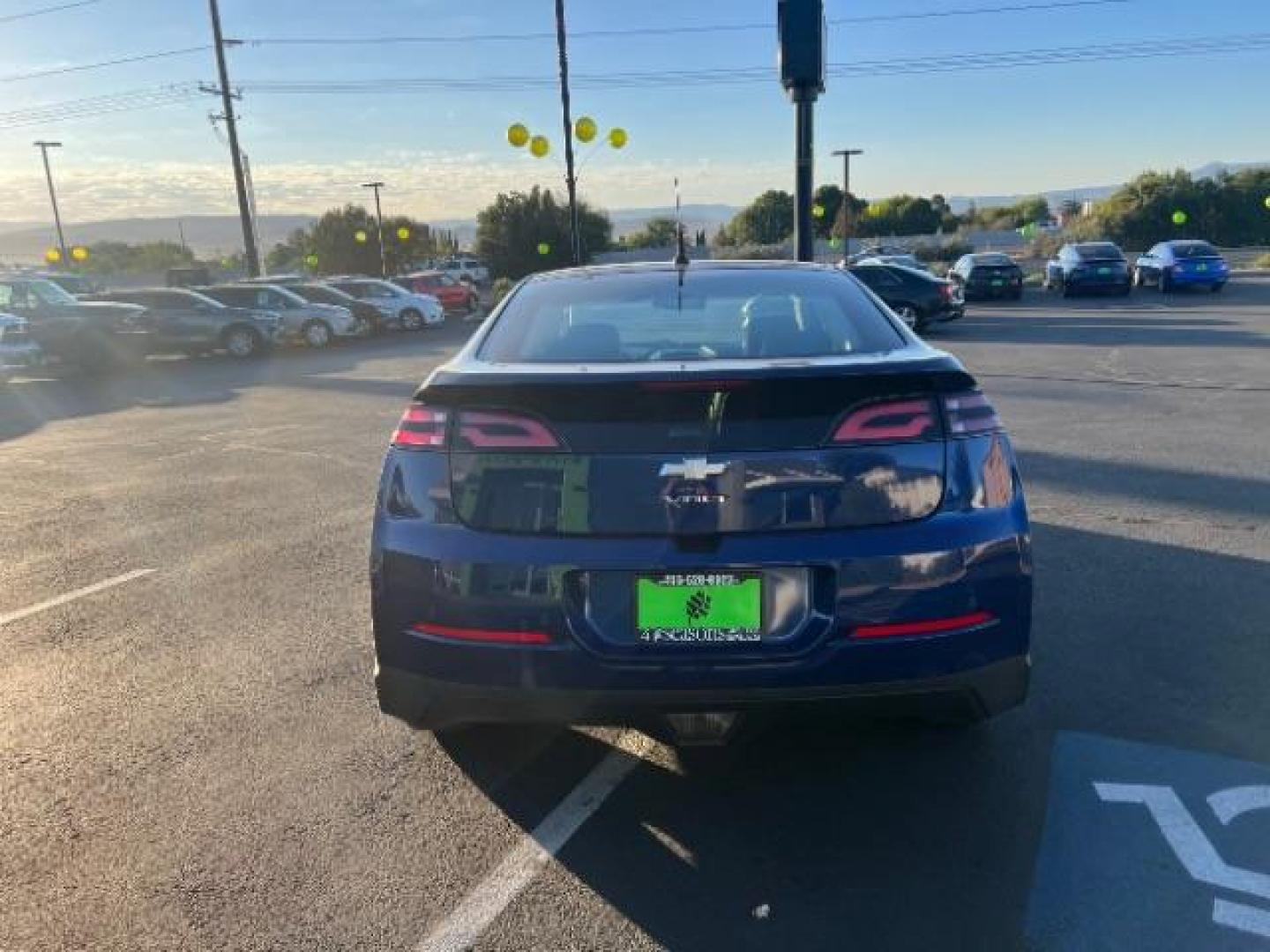 2013 Blue /Black Interior Chevrolet Volt Premium w/ Navigation and LEP (1G1RH6E4XDU) with an 1.4L L4 DOHC 16V PLUG-IN HYBRID engine, Continuously Variable Transmission transmission, located at 1865 East Red Hills Pkwy, St. George, 84770, (435) 628-0023, 37.120850, -113.543640 - ***This vehicle qualifies for the EV/Hybrid tax rebate of up to $4,000*** We are setup with the IRS to recieve direct payments within 72 hours. We file the rebate online with IRS and can credit it to your down payment, reduce the sales price OR give you cashback!! These cars will not last and can o - Photo#5