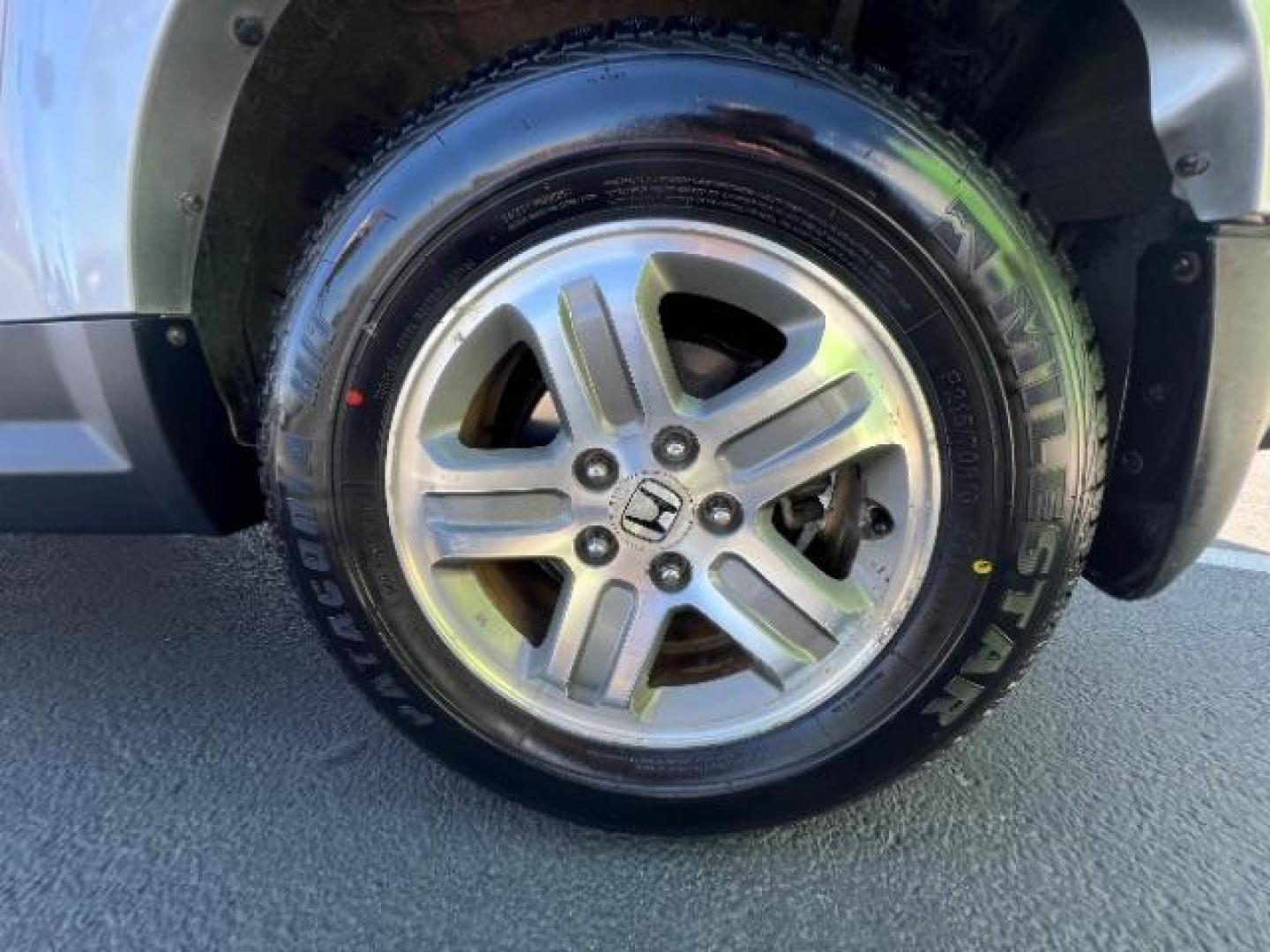 2007 Alabaster Silver Metallic /Gray/Black Cloth Interior Honda Element EX 4WD AT (5J6YH28727L) with an 2.4L L4 DOHC 16V engine, 5-Speed Automatic transmission, located at 1865 East Red Hills Pkwy, St. George, 84770, (435) 628-0023, 37.120850, -113.543640 - We specialize in helping ALL people get the best financing available. No matter your credit score, good, bad or none we can get you an amazing rate. Had a bankruptcy, divorce, or repossessions? We give you the green light to get your credit back on the road. Low down and affordable payments that fit - Photo#10