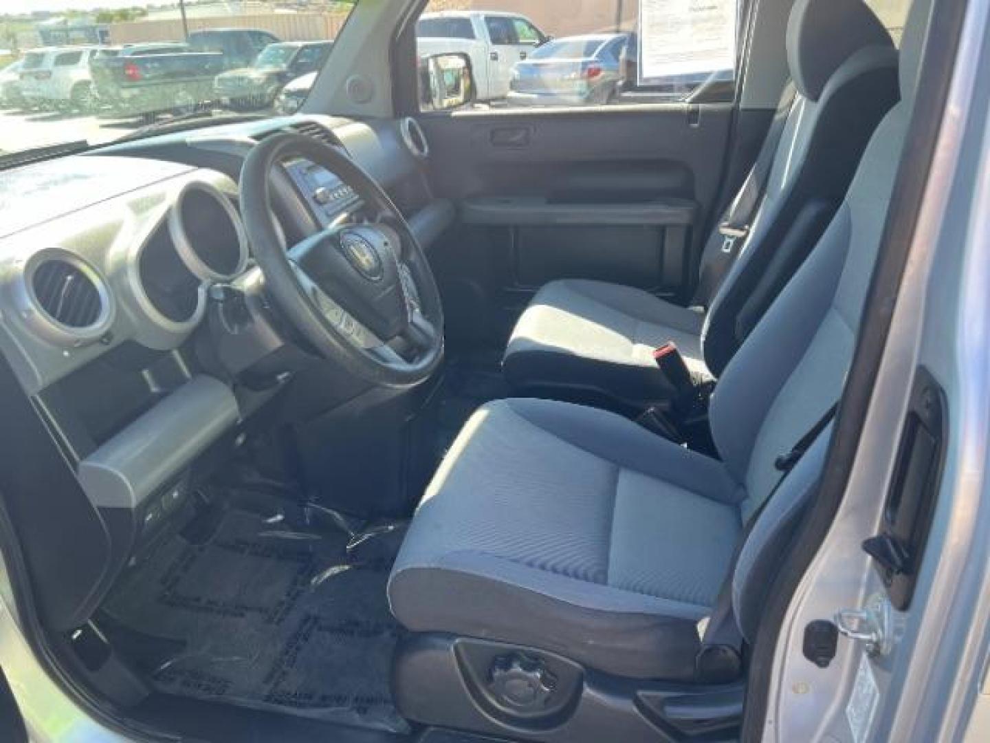 2007 Alabaster Silver Metallic /Gray/Black Cloth Interior Honda Element EX 4WD AT (5J6YH28727L) with an 2.4L L4 DOHC 16V engine, 5-Speed Automatic transmission, located at 1865 East Red Hills Pkwy, St. George, 84770, (435) 628-0023, 37.120850, -113.543640 - We specialize in helping ALL people get the best financing available. No matter your credit score, good, bad or none we can get you an amazing rate. Had a bankruptcy, divorce, or repossessions? We give you the green light to get your credit back on the road. Low down and affordable payments that fit - Photo#14