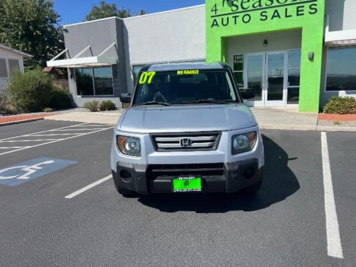 2007 Alabaster Silver Metallic /Gray/Black Cloth Interior Honda Element EX 4WD AT (5J6YH28727L) with an 2.4L L4 DOHC 16V engine, 5-Speed Automatic transmission, located at 1865 East Red Hills Pkwy, St. George, 84770, (435) 628-0023, 37.120850, -113.543640 - We specialize in helping ALL people get the best financing available. No matter your credit score, good, bad or none we can get you an amazing rate. Had a bankruptcy, divorce, or repossessions? We give you the green light to get your credit back on the road. Low down and affordable payments that fit - Photo#1