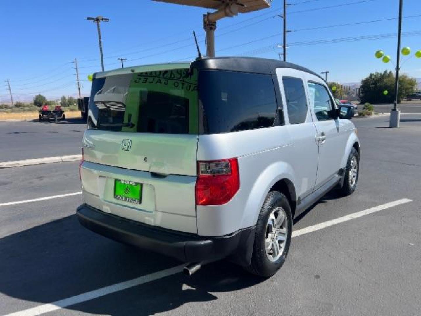 2007 Alabaster Silver Metallic /Gray/Black Cloth Interior Honda Element EX 4WD AT (5J6YH28727L) with an 2.4L L4 DOHC 16V engine, 5-Speed Automatic transmission, located at 1865 East Red Hills Pkwy, St. George, 84770, (435) 628-0023, 37.120850, -113.543640 - We specialize in helping ALL people get the best financing available. No matter your credit score, good, bad or none we can get you an amazing rate. Had a bankruptcy, divorce, or repossessions? We give you the green light to get your credit back on the road. Low down and affordable payments that fit - Photo#6