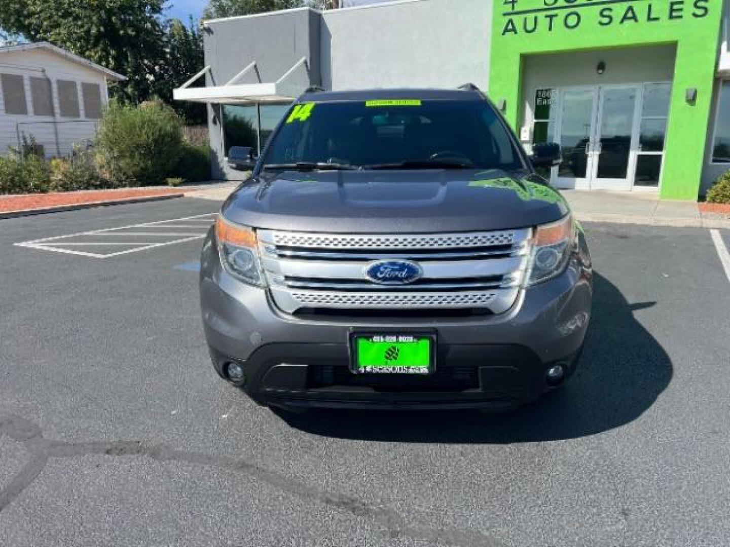 2014 Sterling Gray Metallic /Charcoal Black Ford Explorer XLT FWD (1FM5K7D85EG) with an 3.5L V6 DOHC 24V engine, 6-Speed Automatic transmission, located at 1865 East Red Hills Pkwy, St. George, 84770, (435) 628-0023, 37.120850, -113.543640 - We specialize in helping ALL people get the best financing available. No matter your credit score, good, bad or none we can get you an amazing rate. Had a bankruptcy, divorce, or repossessions? We give you the green light to get your credit back on the road. Low down and affordable payments that fit - Photo#1