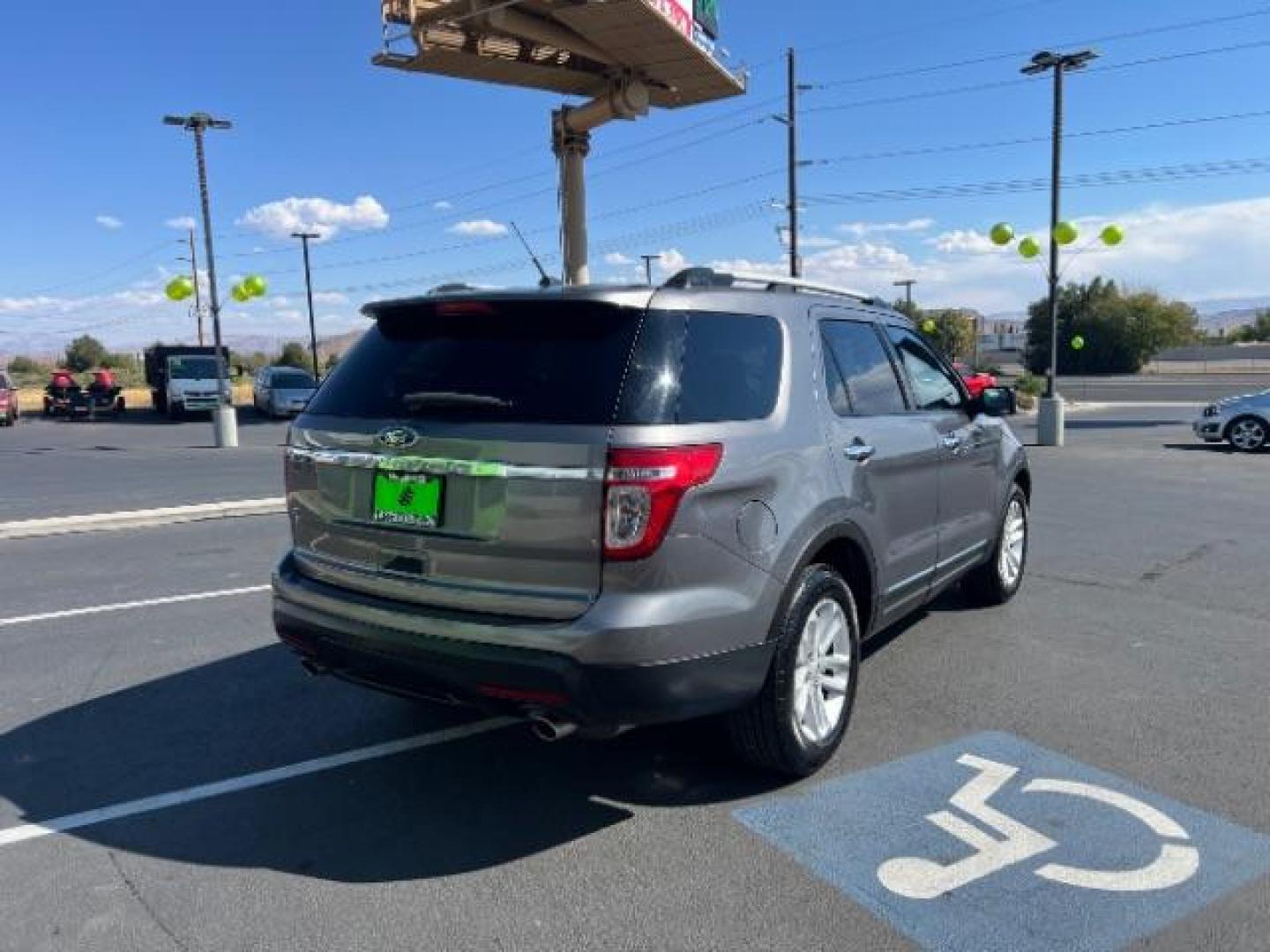 2014 Sterling Gray Metallic /Charcoal Black Ford Explorer XLT FWD (1FM5K7D85EG) with an 3.5L V6 DOHC 24V engine, 6-Speed Automatic transmission, located at 1865 East Red Hills Pkwy, St. George, 84770, (435) 628-0023, 37.120850, -113.543640 - We specialize in helping ALL people get the best financing available. No matter your credit score, good, bad or none we can get you an amazing rate. Had a bankruptcy, divorce, or repossessions? We give you the green light to get your credit back on the road. Low down and affordable payments that fit - Photo#6