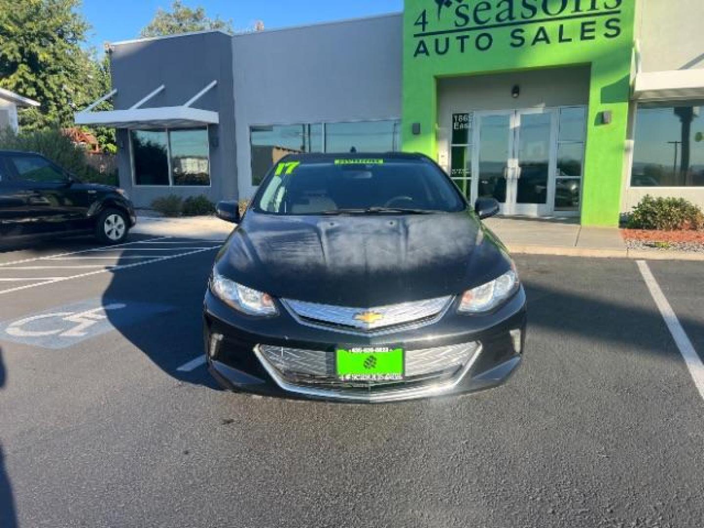 2017 Mosaic Black Metallic /Light Ash/Dark Ash, cloth Chevrolet Volt LT (1G1RC6S55HU) with an 1.5L L4 DOHC 16V PLUG-IN HYBRID engine, Continuously Variable Transmission transmission, located at 1865 East Red Hills Pkwy, St. George, 84770, (435) 628-0023, 37.120850, -113.543640 - ***This vehicle qualifies for the EV/Hybrid tax rebate of up to $4,000*** We are setup with the IRS to recieve direct payments within 72 hours. We file the rebate online with IRS and can credit it to your down payment, reduce the sales price OR give you cashback!! These cars will not last and can o - Photo#1