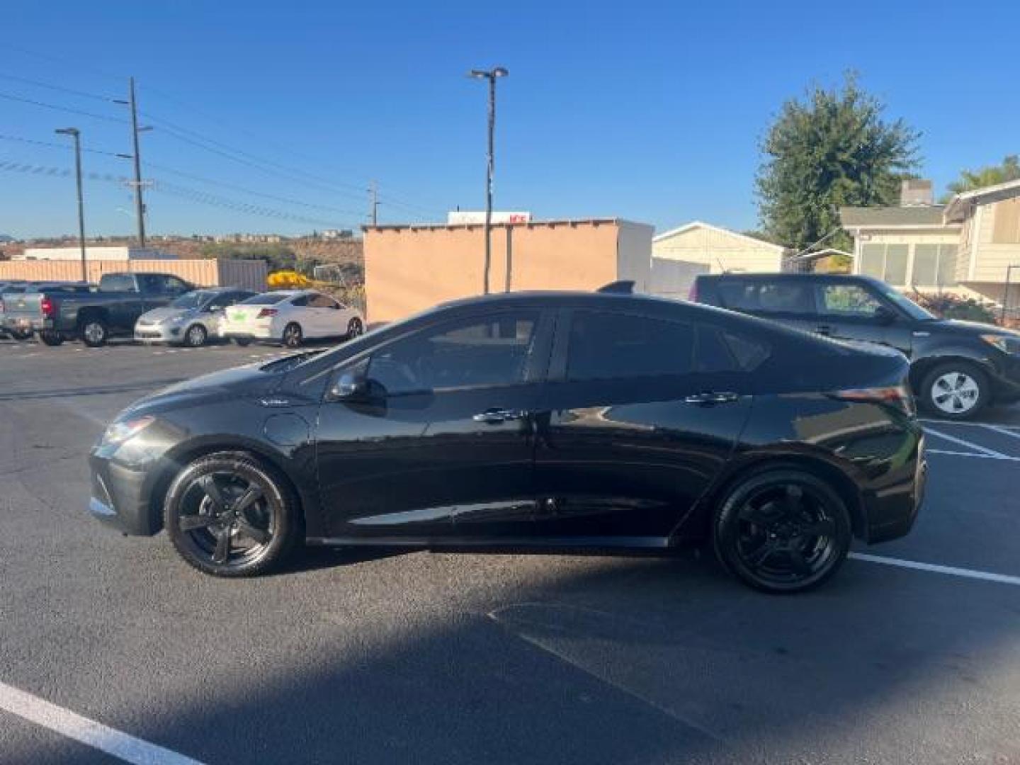 2017 Mosaic Black Metallic /Light Ash/Dark Ash, cloth Chevrolet Volt LT (1G1RC6S55HU) with an 1.5L L4 DOHC 16V PLUG-IN HYBRID engine, Continuously Variable Transmission transmission, located at 1865 East Red Hills Pkwy, St. George, 84770, (435) 628-0023, 37.120850, -113.543640 - ***This vehicle qualifies for the EV/Hybrid tax rebate of up to $4,000*** We are setup with the IRS to recieve direct payments within 72 hours. We file the rebate online with IRS and can credit it to your down payment, reduce the sales price OR give you cashback!! These cars will not last and can o - Photo#3