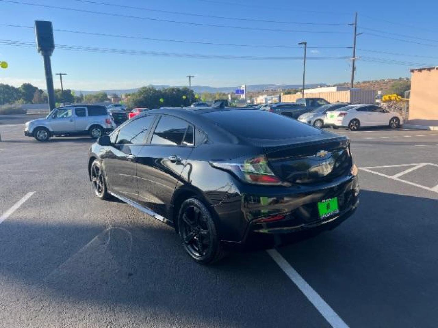 2017 Mosaic Black Metallic /Light Ash/Dark Ash, cloth Chevrolet Volt LT (1G1RC6S55HU) with an 1.5L L4 DOHC 16V PLUG-IN HYBRID engine, Continuously Variable Transmission transmission, located at 1865 East Red Hills Pkwy, St. George, 84770, (435) 628-0023, 37.120850, -113.543640 - ***This vehicle qualifies for the EV/Hybrid tax rebate of up to $4,000*** We are setup with the IRS to recieve direct payments within 72 hours. We file the rebate online with IRS and can credit it to your down payment, reduce the sales price OR give you cashback!! These cars will not last and can o - Photo#4