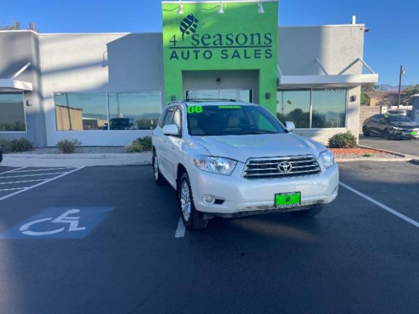 2008 Cypress Pearl /Sand Beige Leather Interior Toyota Highlander Limited 4WD (JTEES42A682) with an 3.5L V6 DOHC 24V engine, 5-Speed Automatic transmission, located at 1865 East Red Hills Pkwy, St. George, 84770, (435) 628-0023, 37.120850, -113.543640 - We specialize in helping ALL people get the best financing available. No matter your credit score, good, bad or none we can get you an amazing rate. Had a bankruptcy, divorce, or repossessions? We give you the green light to get your credit back on the road. Low down and affordable payments that fit - Photo#0